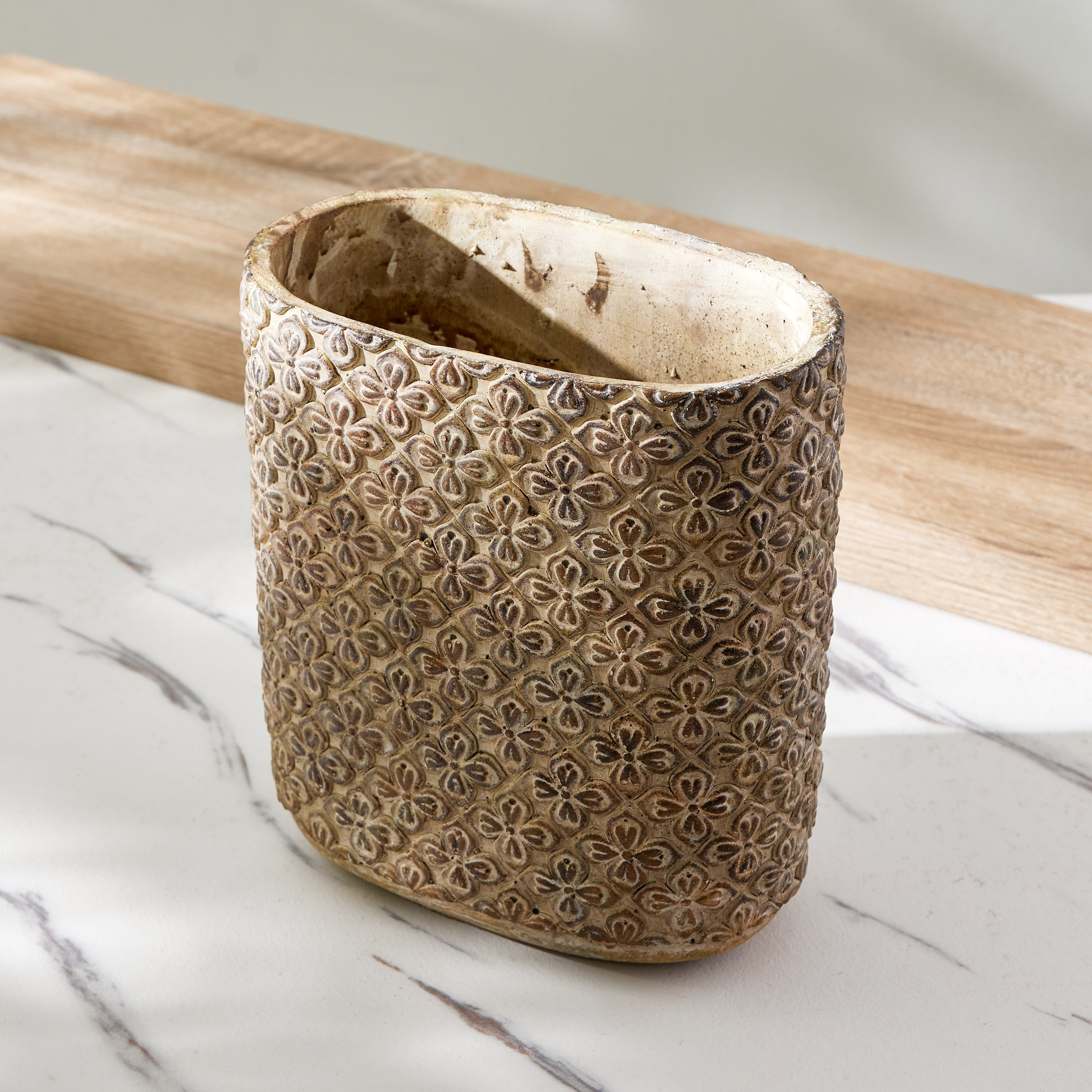 إناء حديقة من الإسمنت بنقوش من أوليف - 22x13x25 سم-hbxdecorandfurnishings-homeaccessories-artificialflowersandplants-image-2