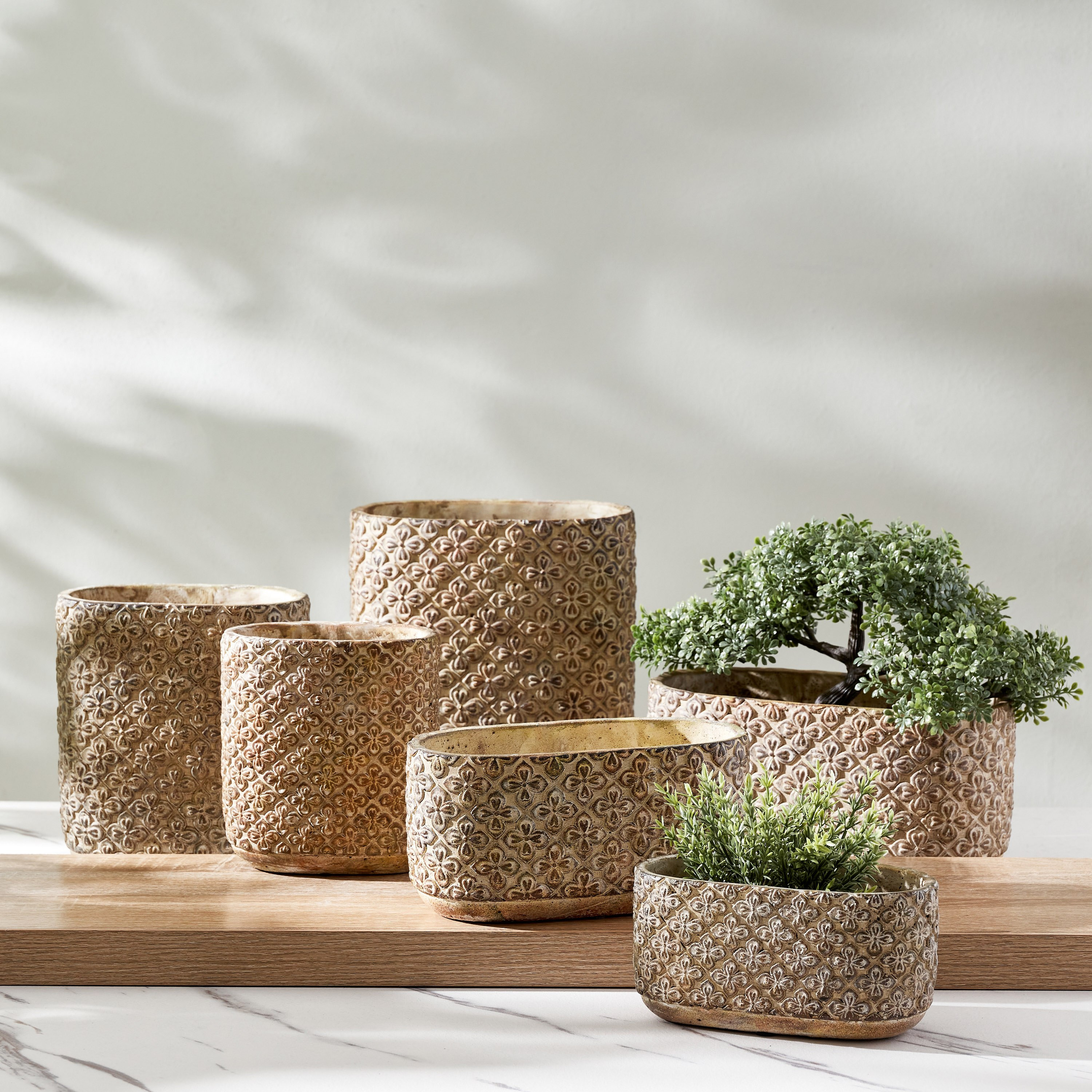 إناء حديقة من الإسمنت بنقوش من أوليف - 22x13x25 سم-hbxdecorandfurnishings-homeaccessories-artificialflowersandplants-image-4