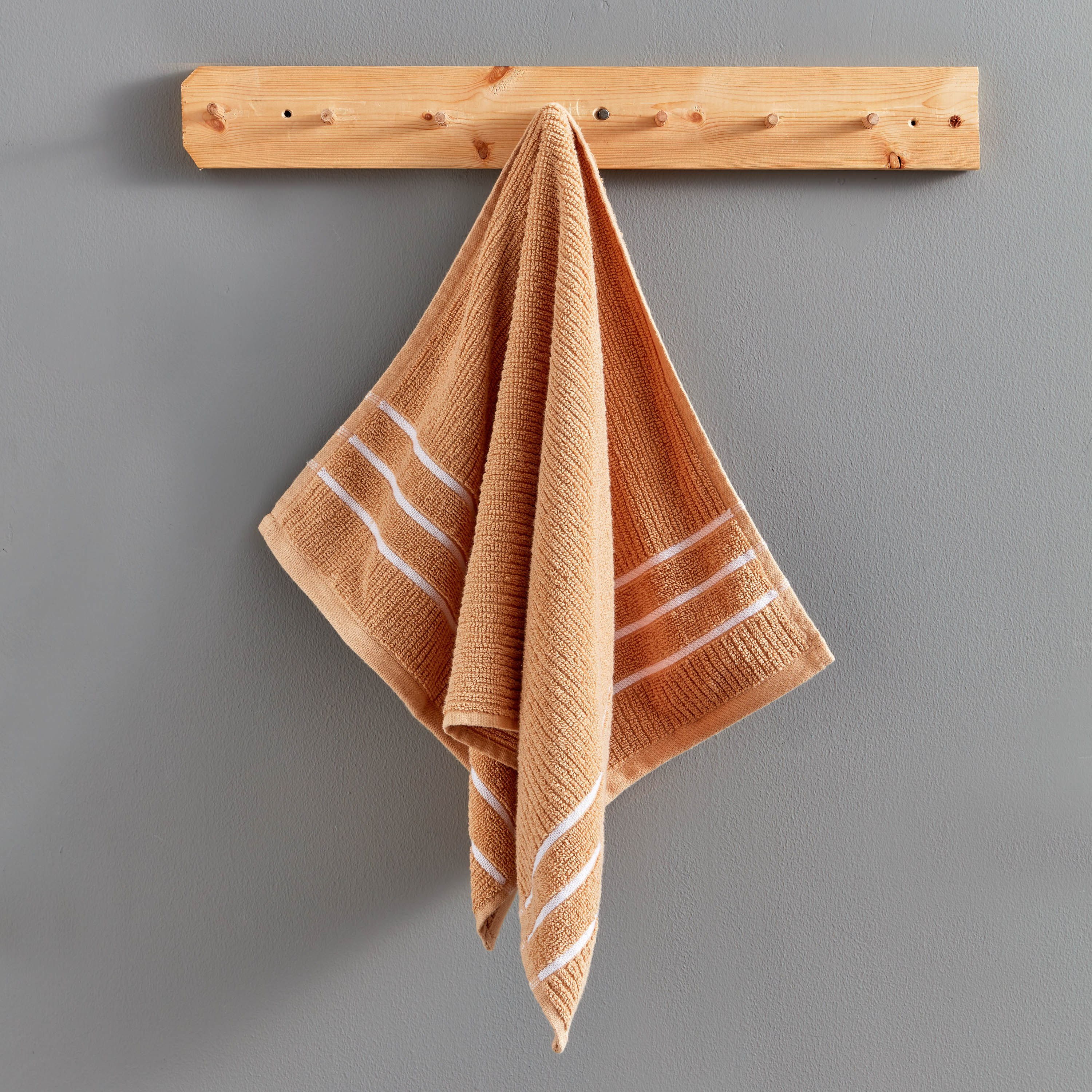 منشفة يد قطن مضلّعة من ماتيو - 70x40 سم-hbxbathroom-bathroomtextiles-image-1