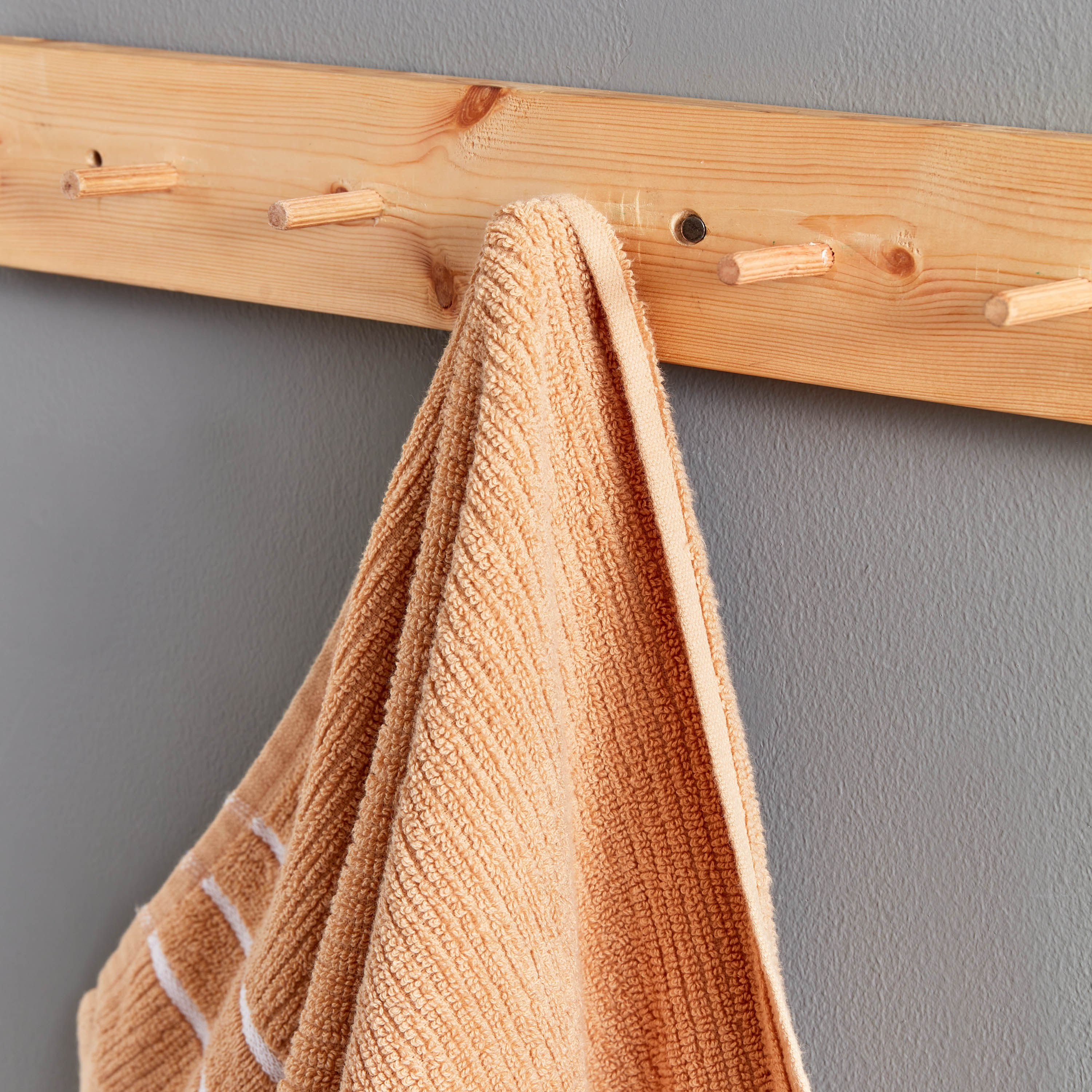منشفة يد قطن مضلّعة من ماتيو - 70x40 سم-hbxbathroom-bathroomtextiles-image-3