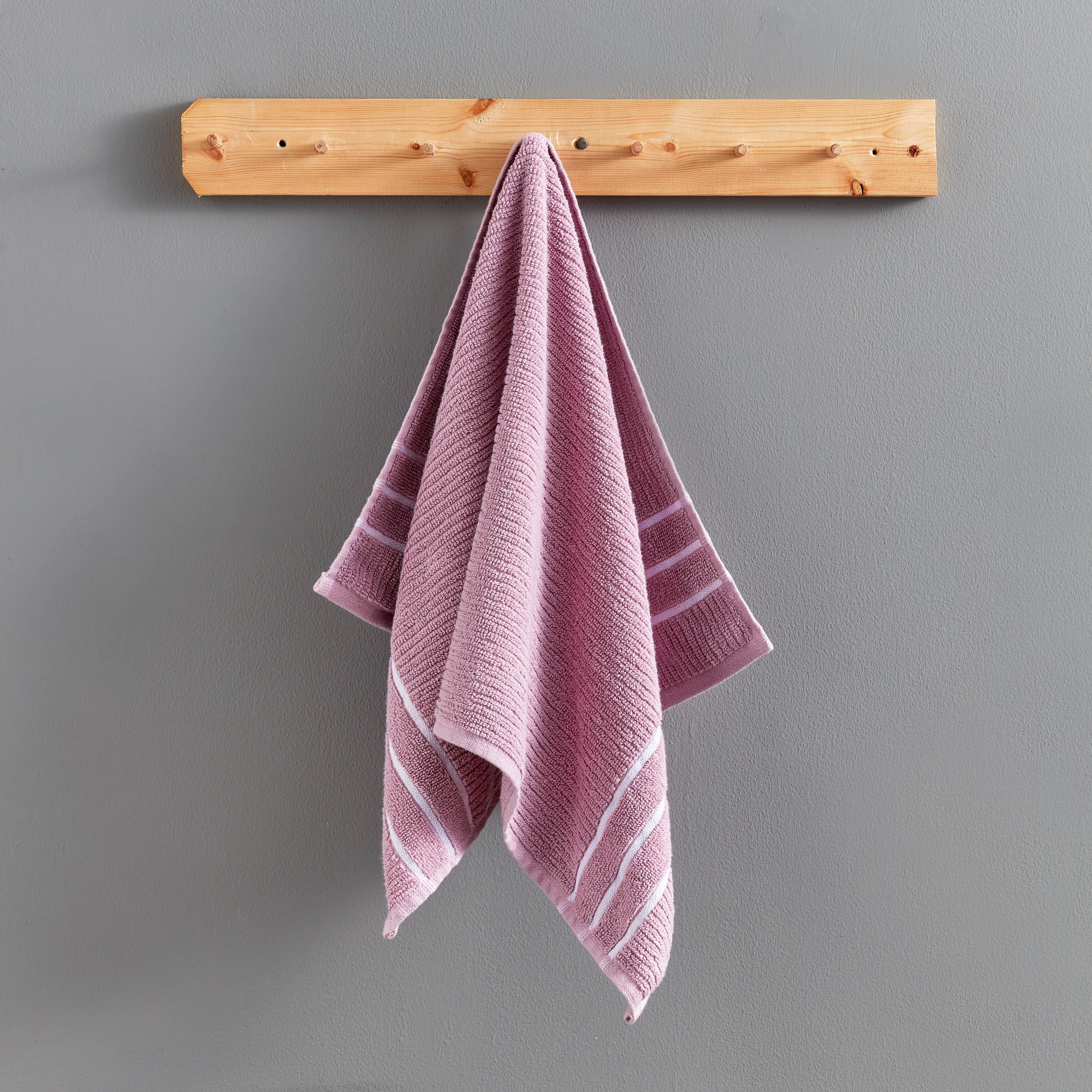 منشفة يد قطن مضلّعة من ماتيو - 70x40 سم-hbxbathroom-bathroomtextiles-image-1