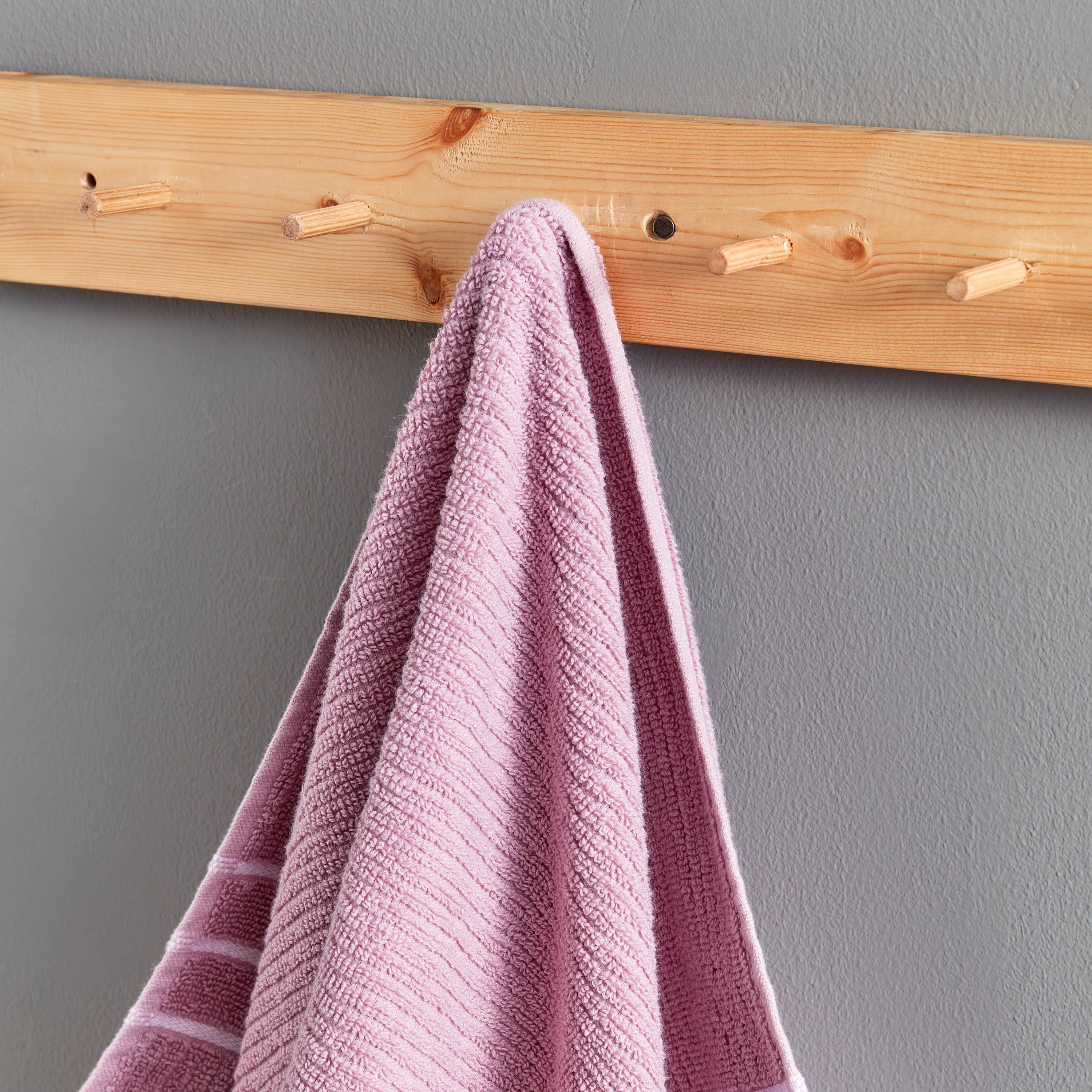 منشفة يد قطن مضلّعة من ماتيو - 70x40 سم-hbxbathroom-bathroomtextiles-image-3