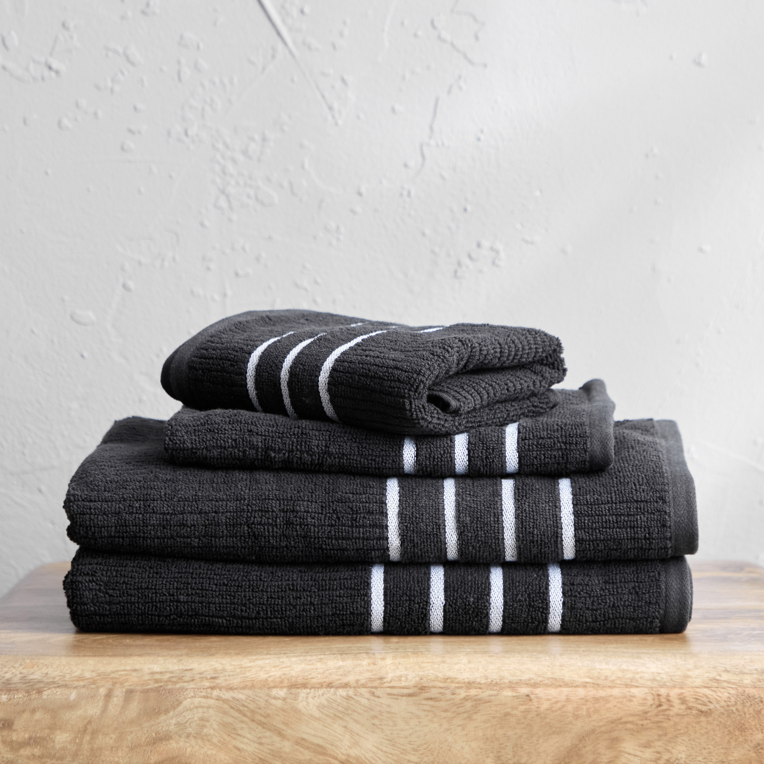 منشفة حمام قطن مضلعة من ماتيو - 136x68 سم-hbxbathroom-bathroomtextiles-image-4
