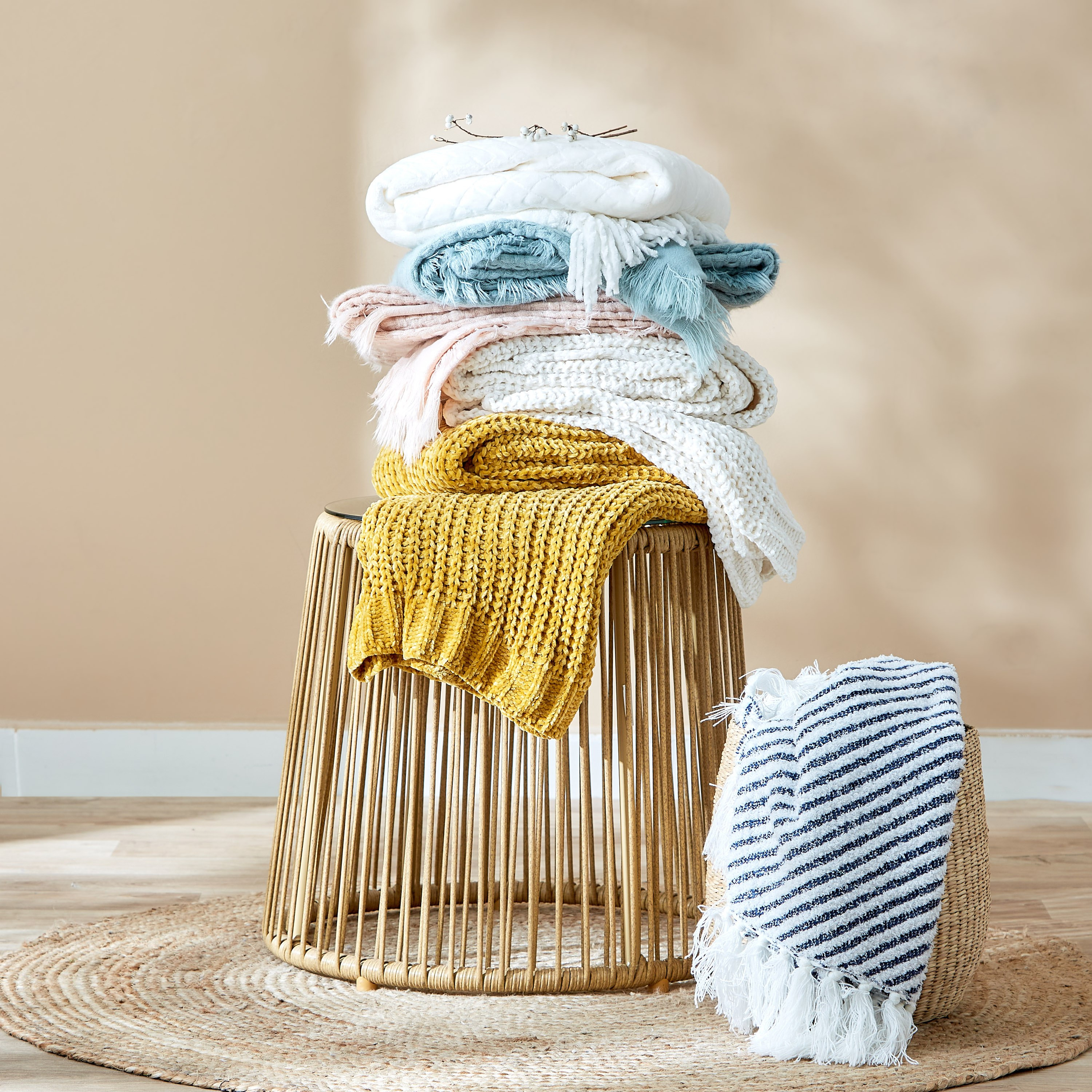 بطانية خفيفة شنيل من هانا - 170x130 سم-hbxhomeware-hbxbedroom-image-6