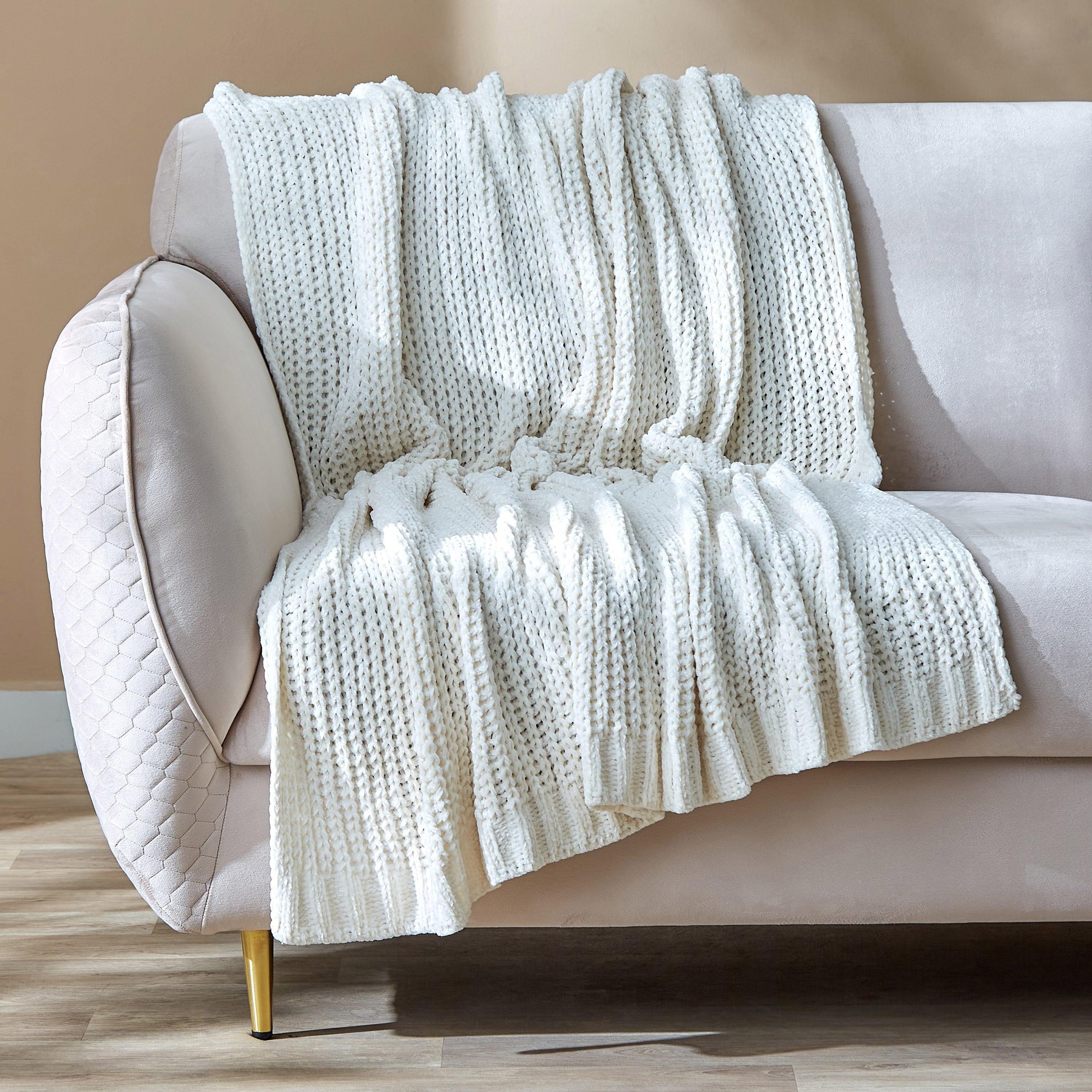 بطانية خفيفة شنيل من هانا - 130x170 سم-hbxhomeware-hbxbedroom-image-1