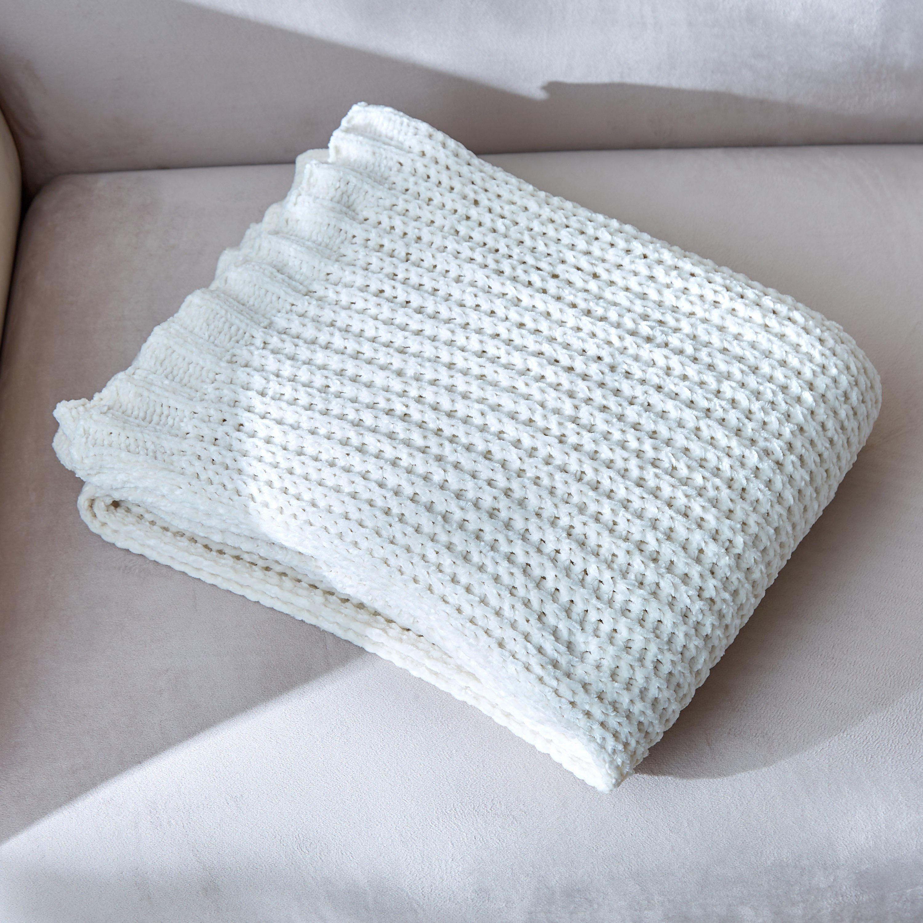 بطانية خفيفة شنيل من هانا - 130x170 سم-hbxhomeware-hbxbedroom-image-4