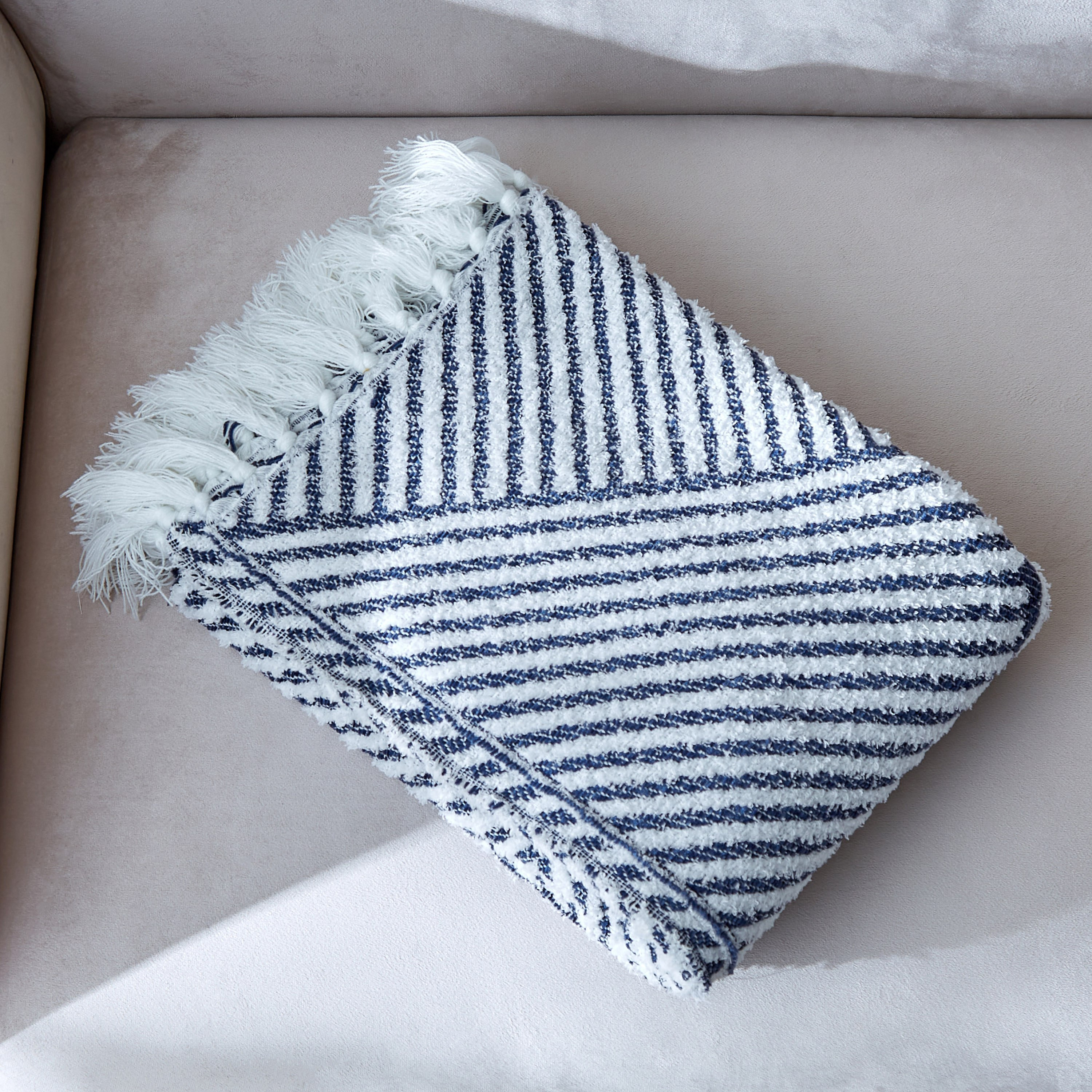 بطانية خفيفة شنيل من هانا - 120x160 سم-hbxhomeware-hbxbedroom-image-4