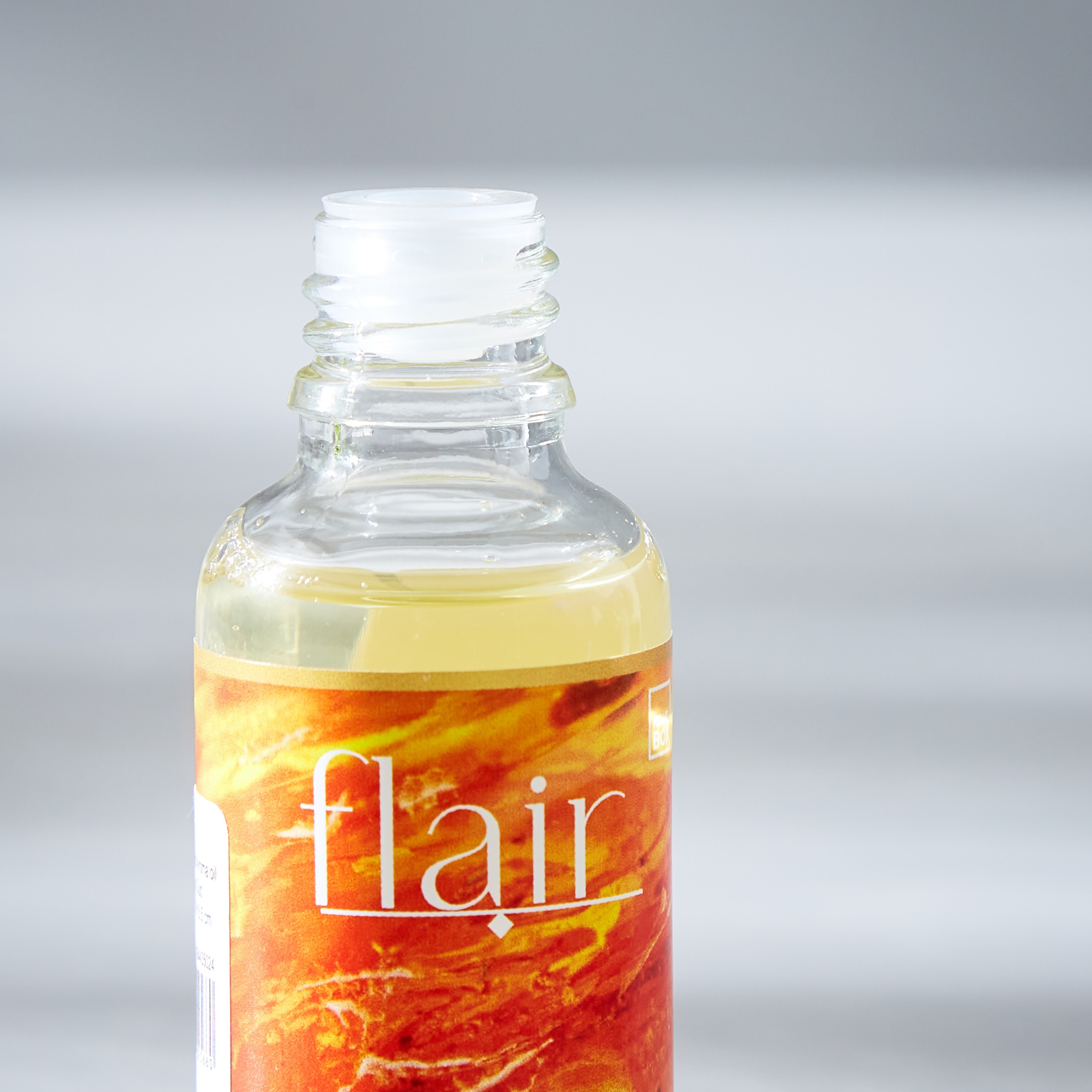 Flair Citrus Oud Aroma Oil - 30 ml-hbxhomeware-hbxdecorandfurnishings-image-3