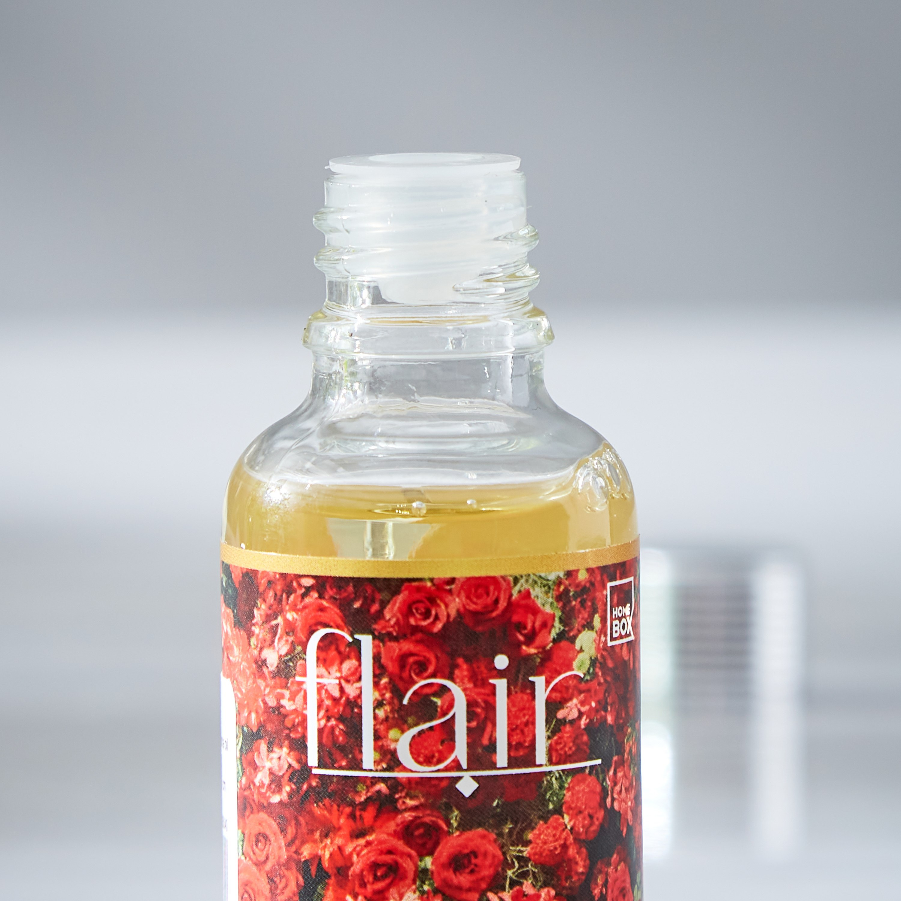 Flair Floral Oud Aroma Oil - 30 ml-hbxhomeware-hbxdecorandfurnishings-image-3