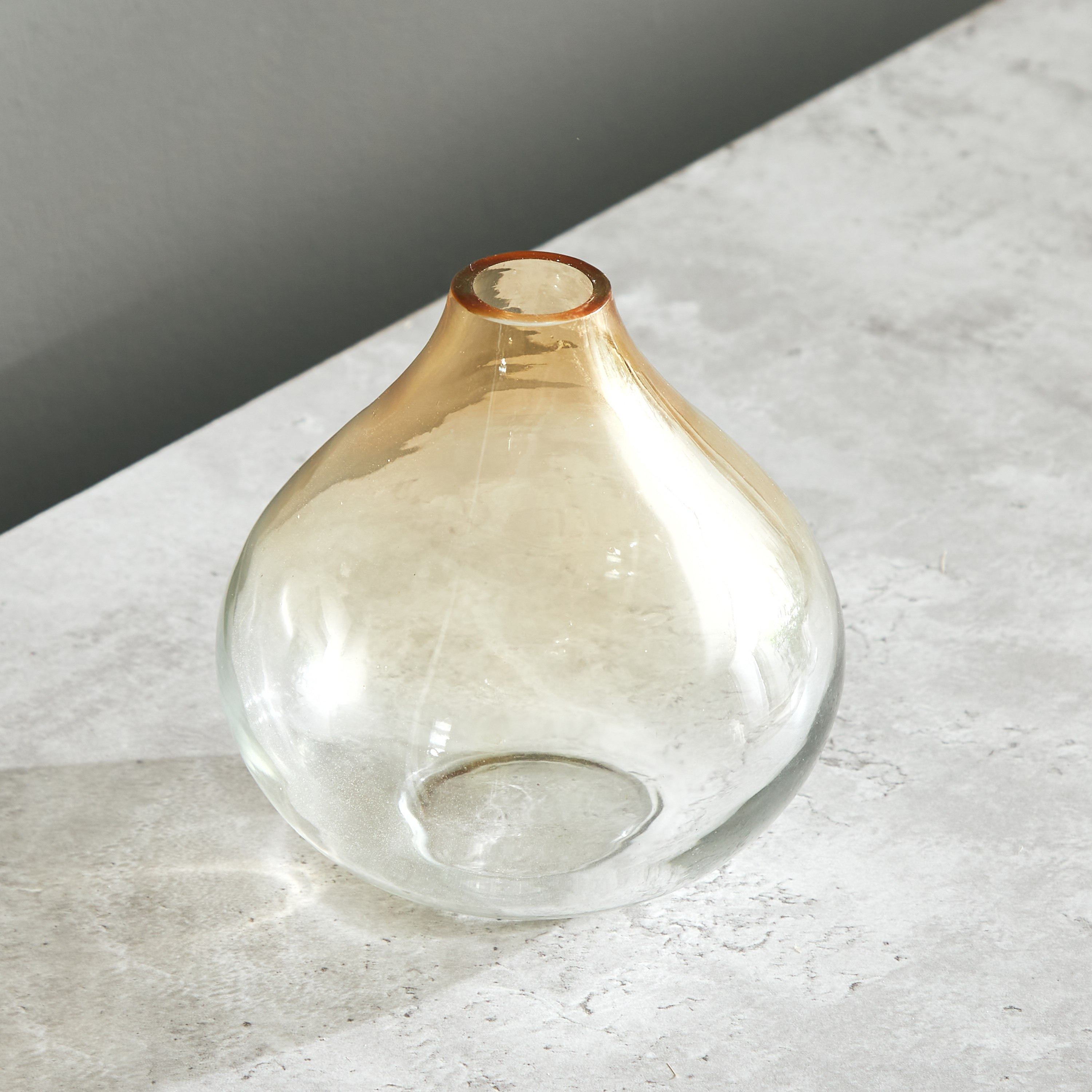مزهرية زجاج بأطراف ضيقة من أومبري - 12.7x12.7 سم-hbxbedroom-decorandaccessories-vases-image-2