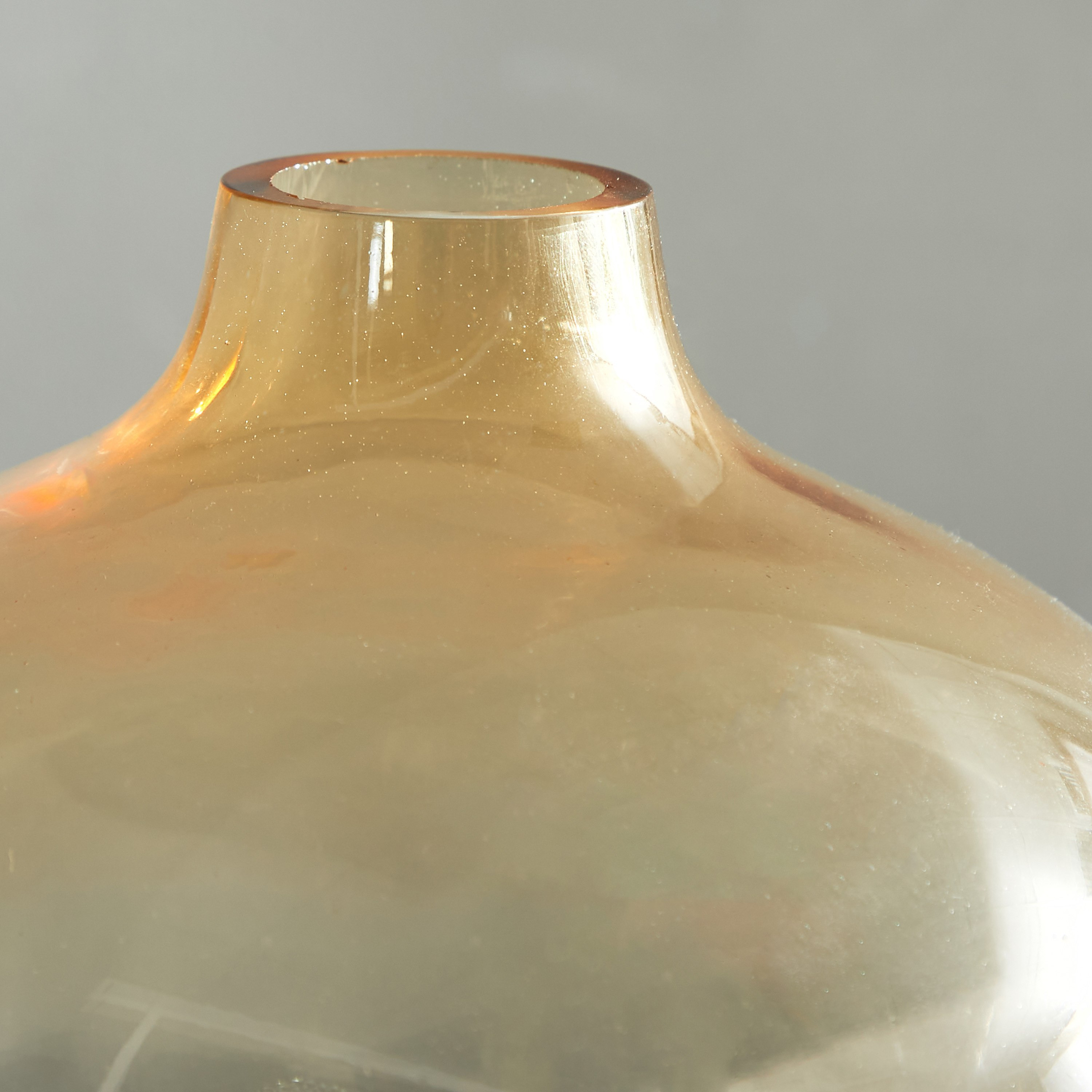 Ombre Round Glass Vase - 20.3x17.7 cm-hbxbedroom-decorandaccessories-vases-image-3