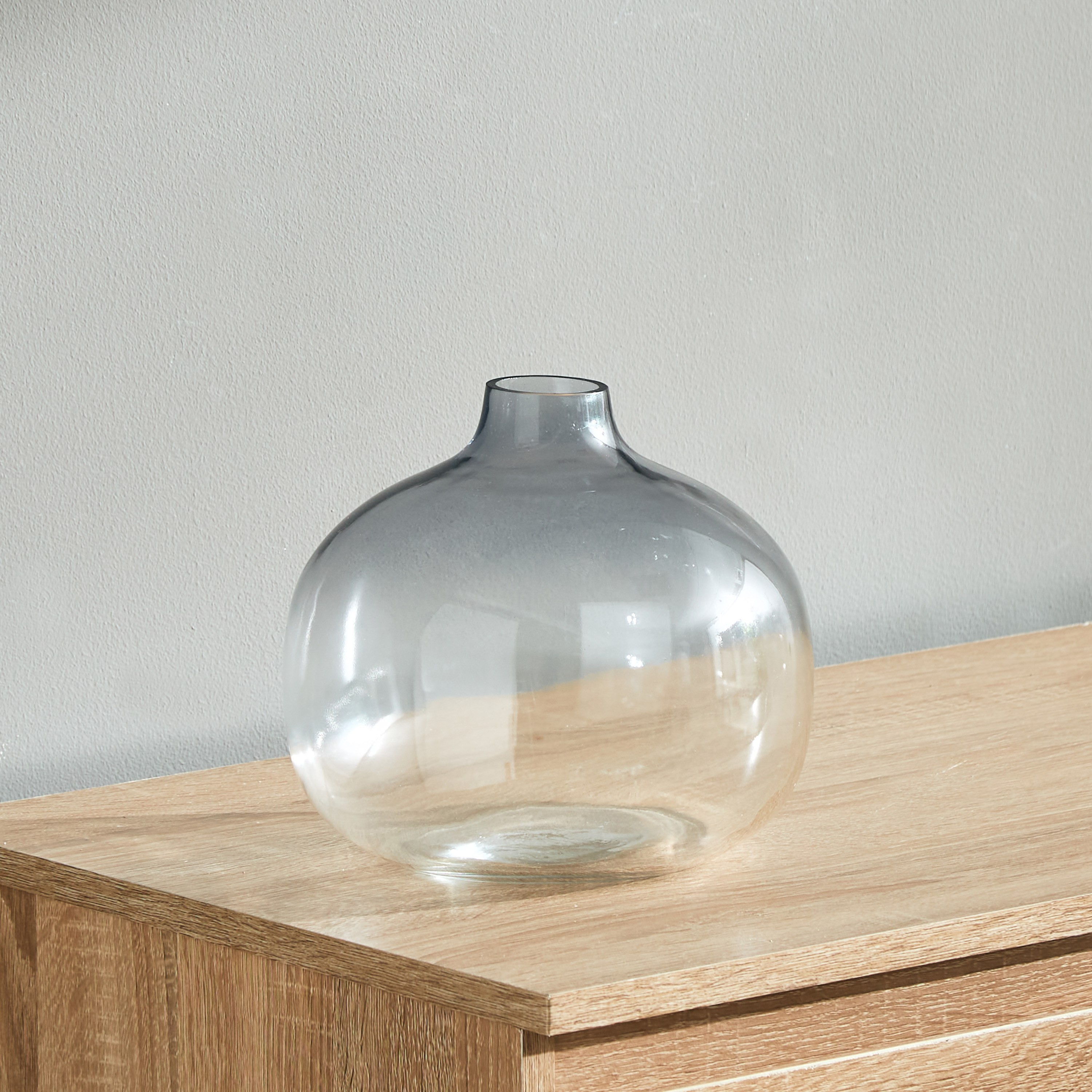 Ombre Round Glass Vase - 20.3x17.7 cm-hbxbedroom-decorandaccessories-vases-image-1