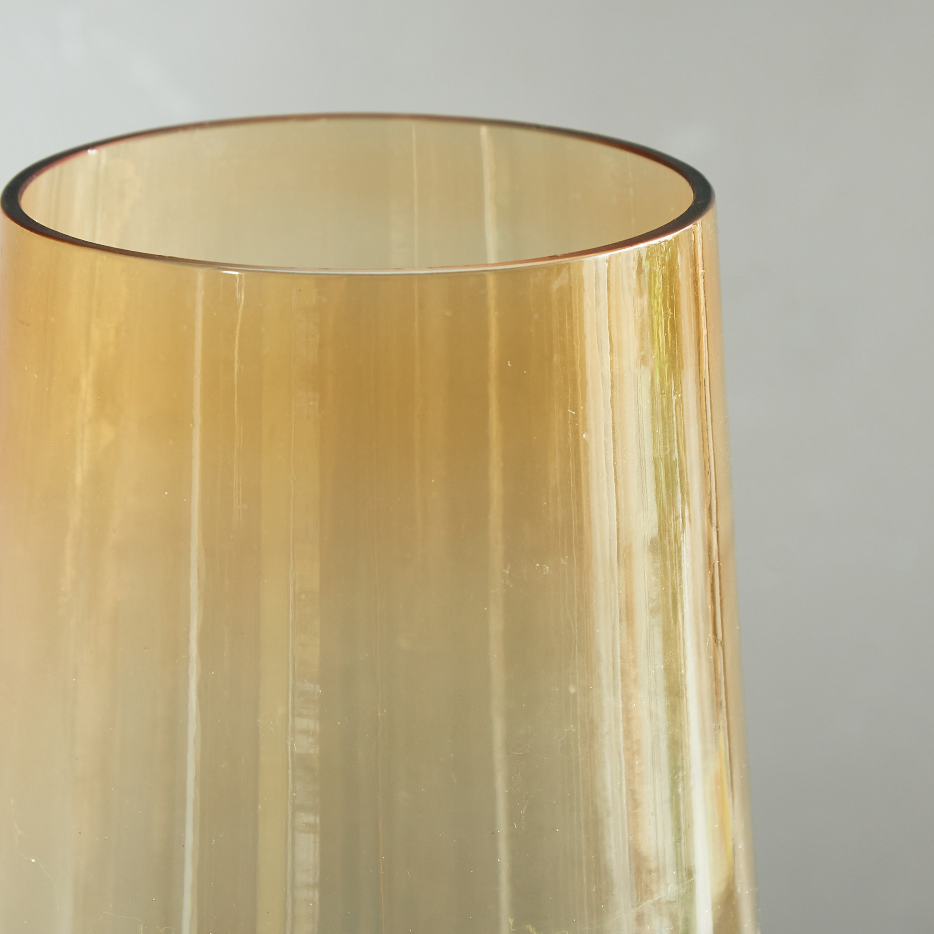 مزهرية زجاج كبيرة مدببة من أومبير - 13.9x30.4 سم-hbxbedroom-decorandaccessories-vases-image-3