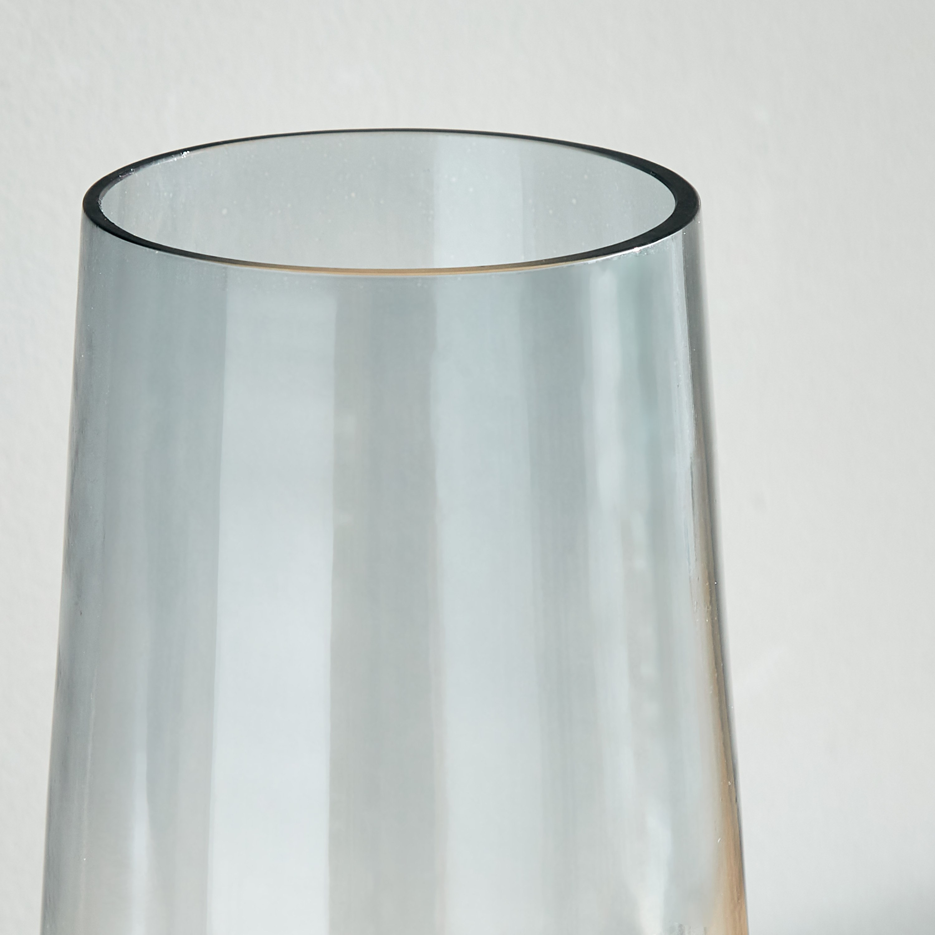 مزهرية زجاج كبيرة مدببة من أومبير - 13.9x30.4 سم-hbxbedroom-decorandaccessories-vases-image-3