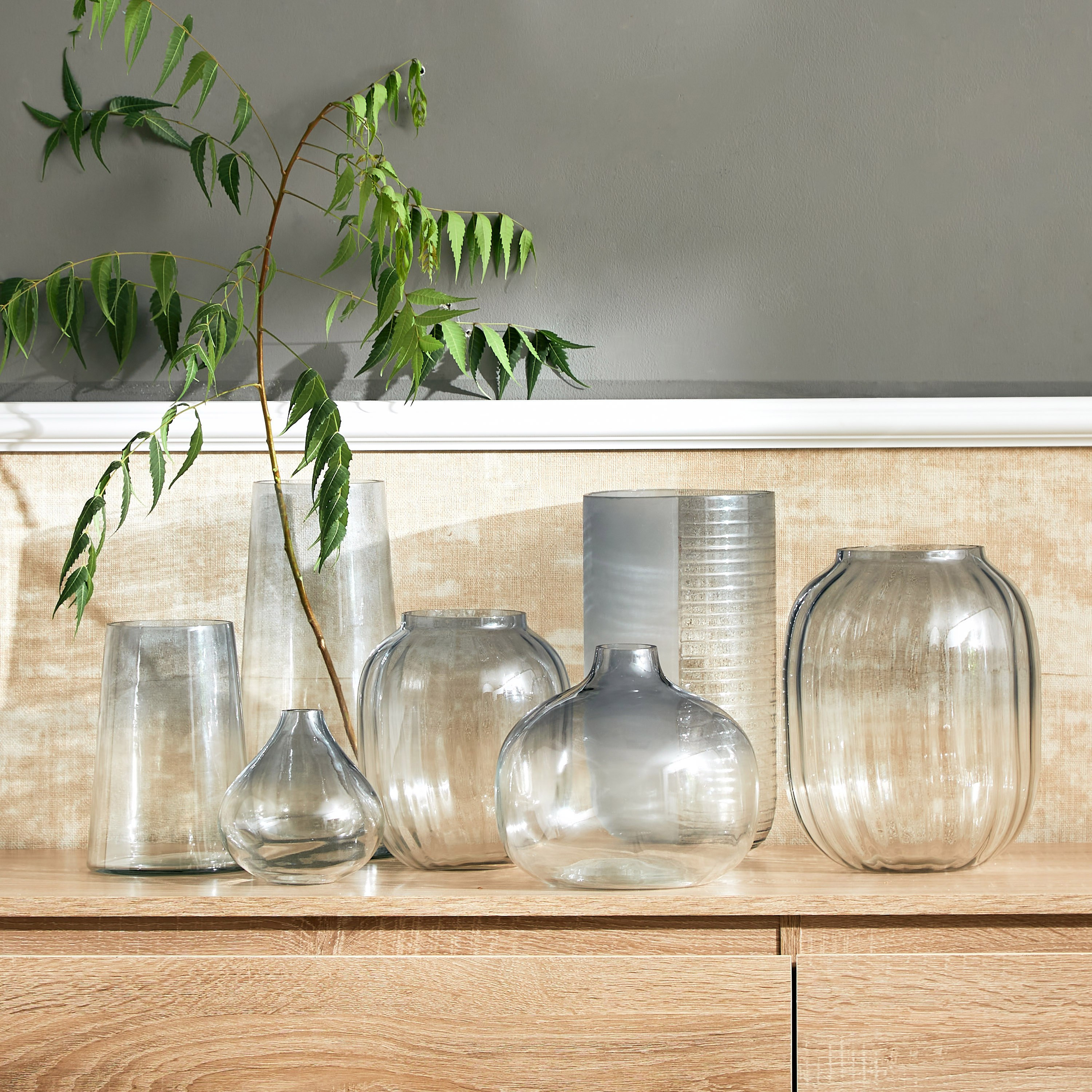 مزهرية زجاج كبيرة مضلّعة من أومبيري - 14.9x28.9 سم-hbxbedroom-decorandaccessories-vases-image-4