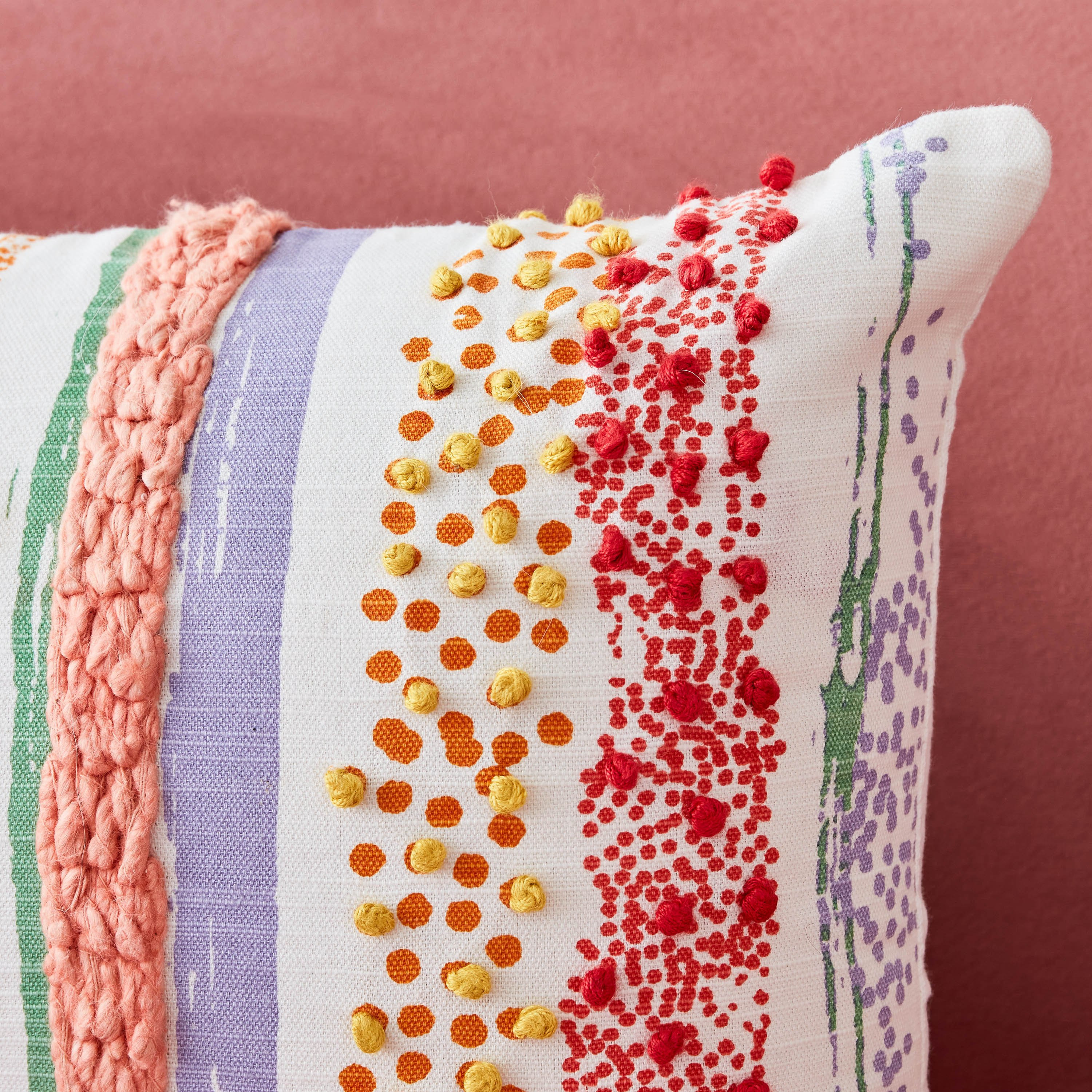 وسادة محشوة بتطريز مقلّم من صني ستيت كيث - 30x50 سم-hbxlivingroom-furnishings-cushionsandcovers-filledcushions-image-3