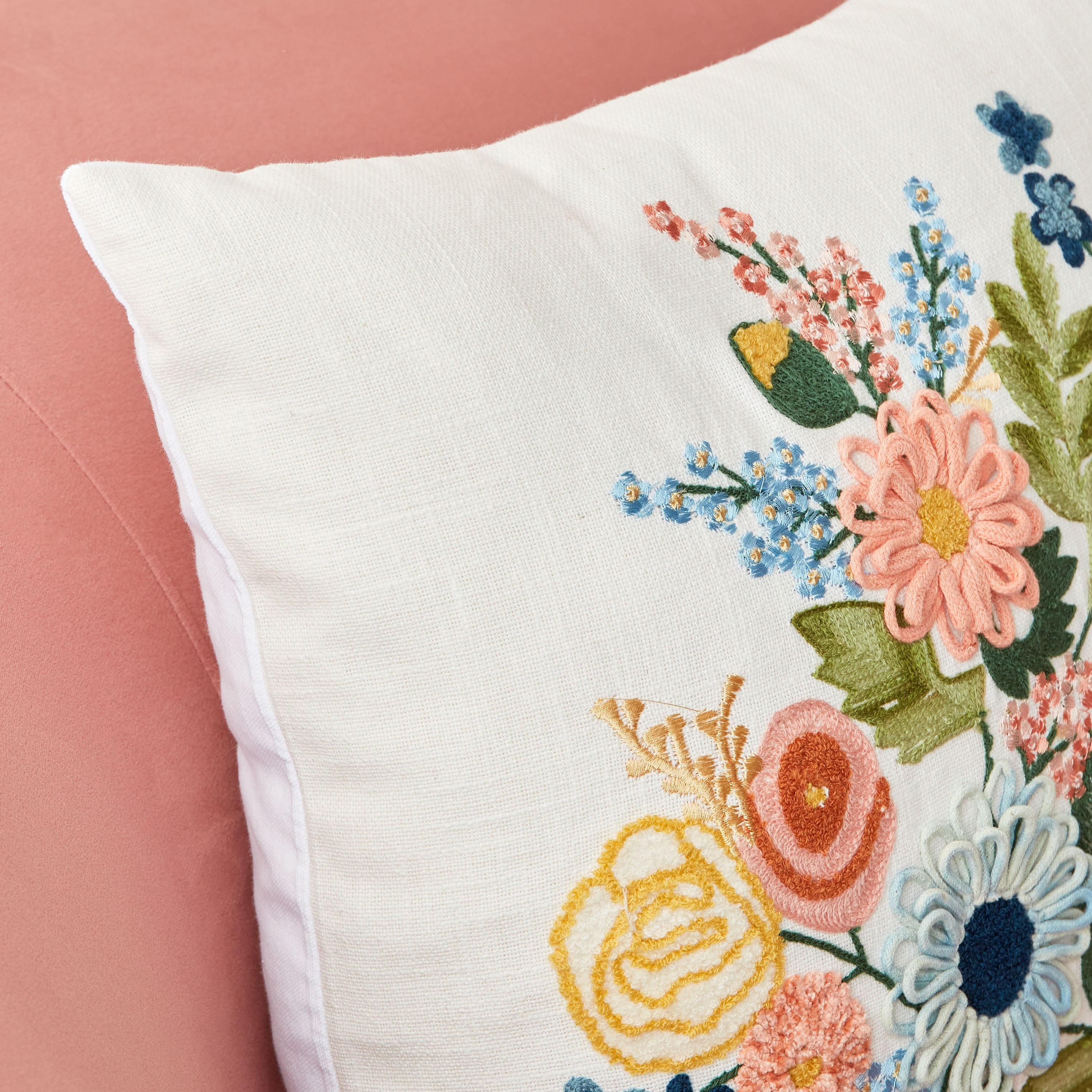 وسادة محشوّة بتطريز من بلووم سارة - 45x45 سم-hbxlivingroom-furnishings-cushionsandcovers-filledcushions-image-2