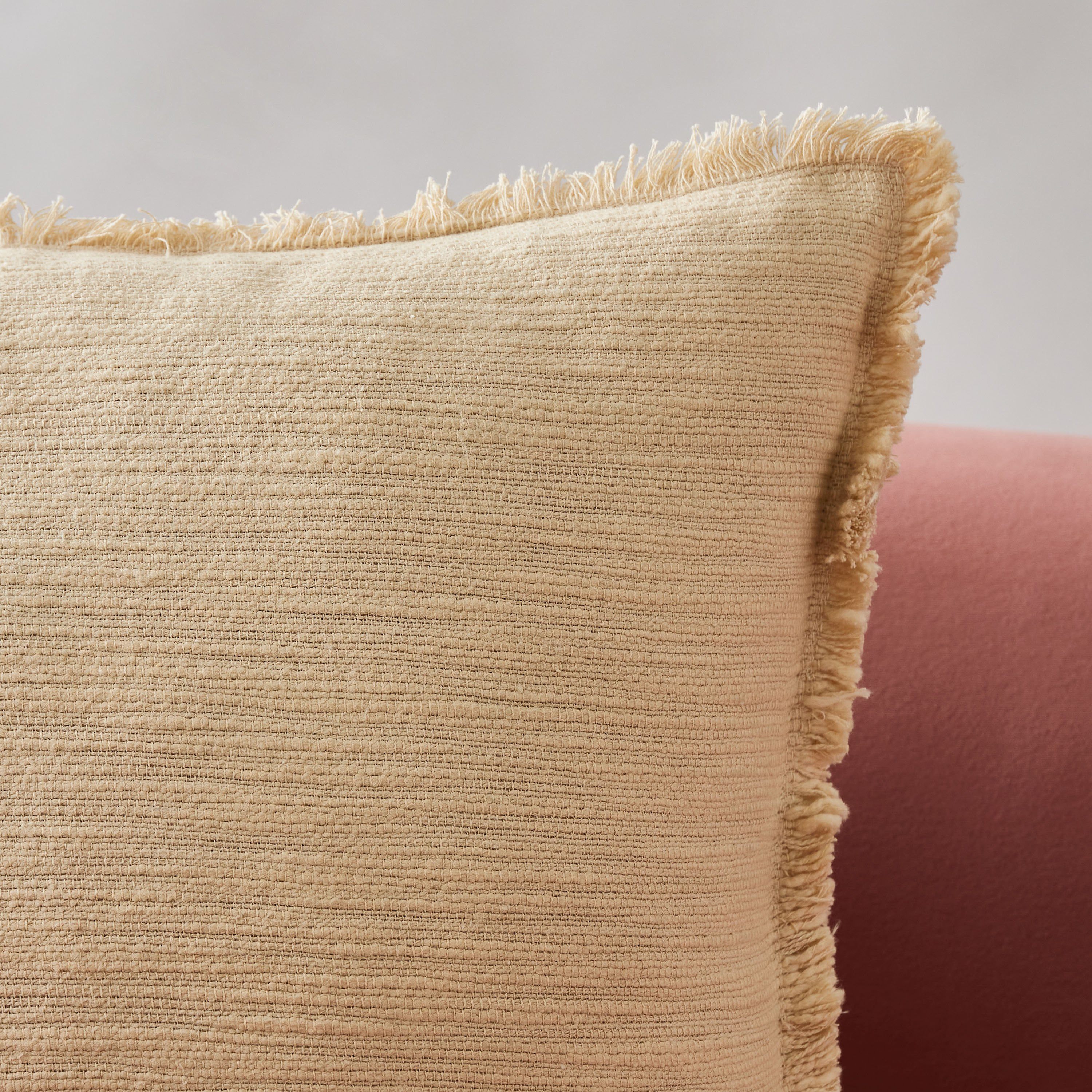 غطاء وسادة سادة سلوب بشراشيب من فريا - 45x45 سم-hbxhomeware-cushionsandcovers-cushioncovers-image-3