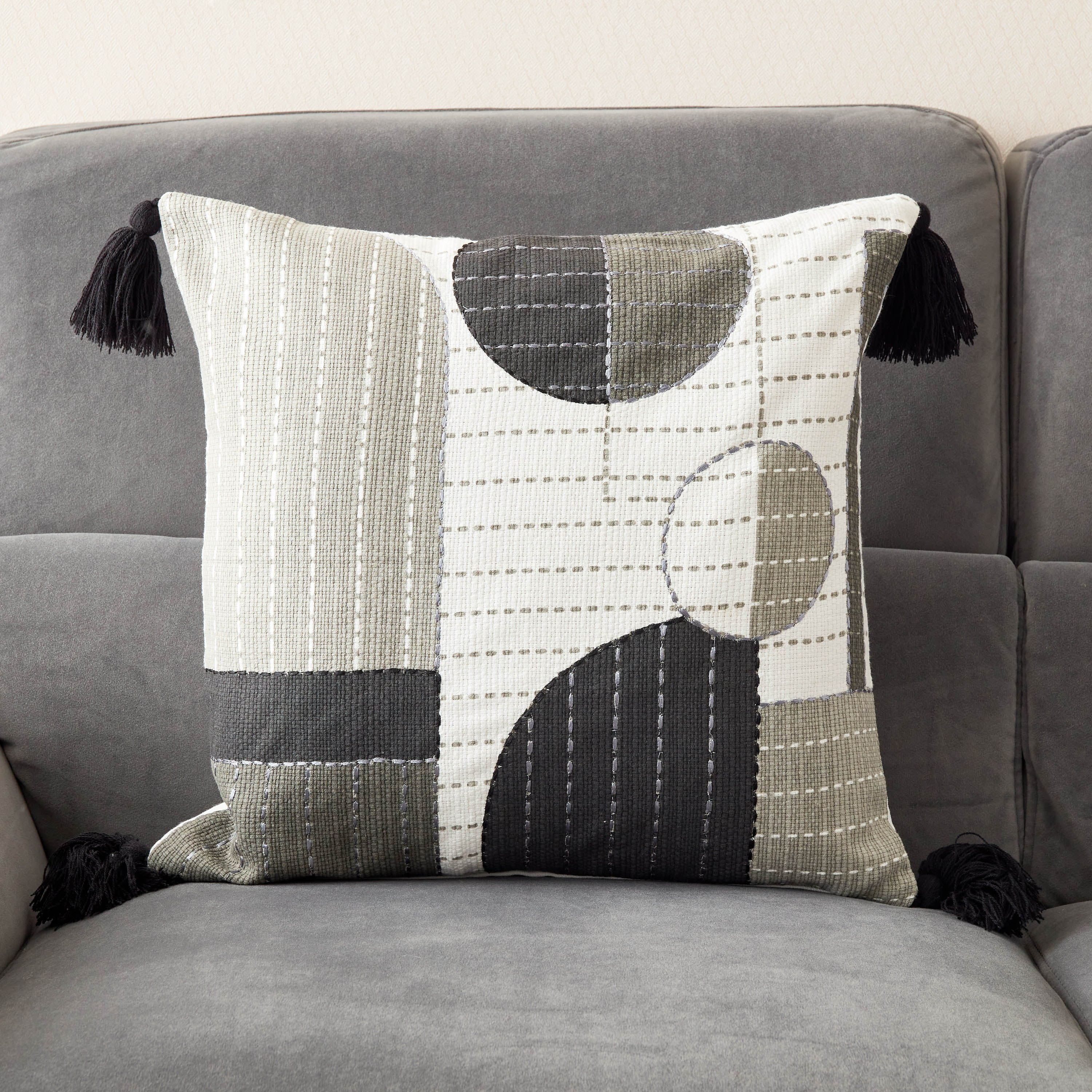 غطاء وسادة بدرزات من بي & دبليو داريل - 45x45 سم-hbxhomeware-cushionsandcovers-cushioncovers-image-1