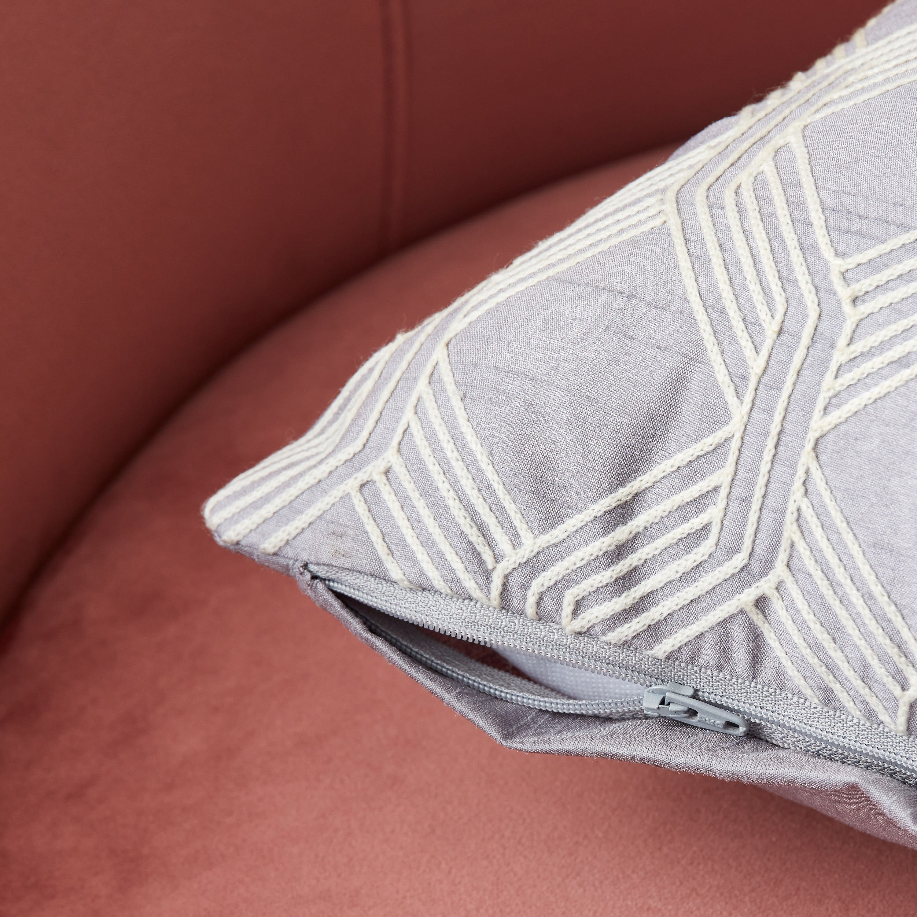 غطاء وسادة مطرز من دوبيوني - 40x40 سم-hbxhomeware-cushionsandcovers-cushioncovers-image-4