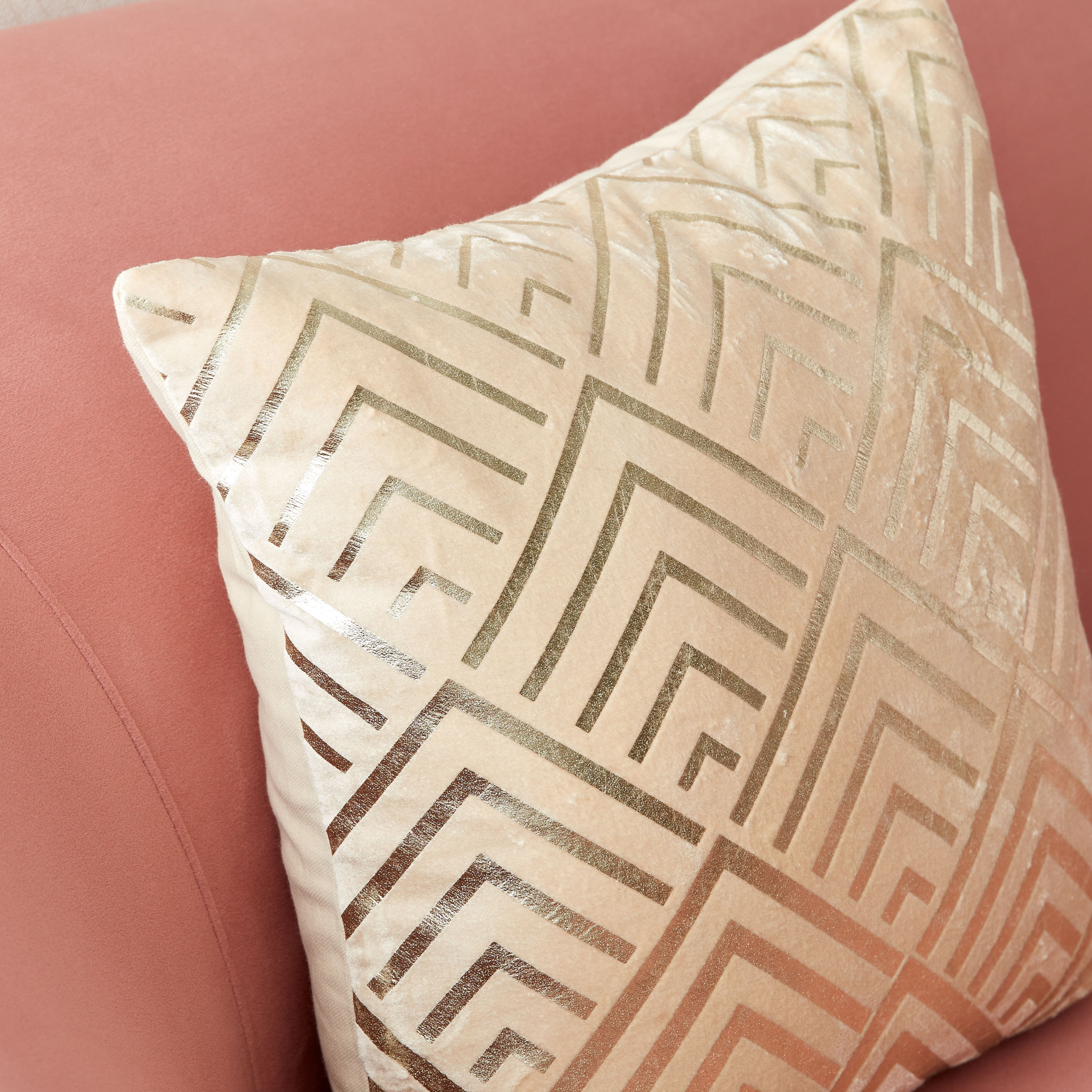 غطاء وسادة مخملي بطبعات فويل من كينسلي - 40x40 سم-hbxhomeware-cushionsandcovers-cushioncovers-image-2
