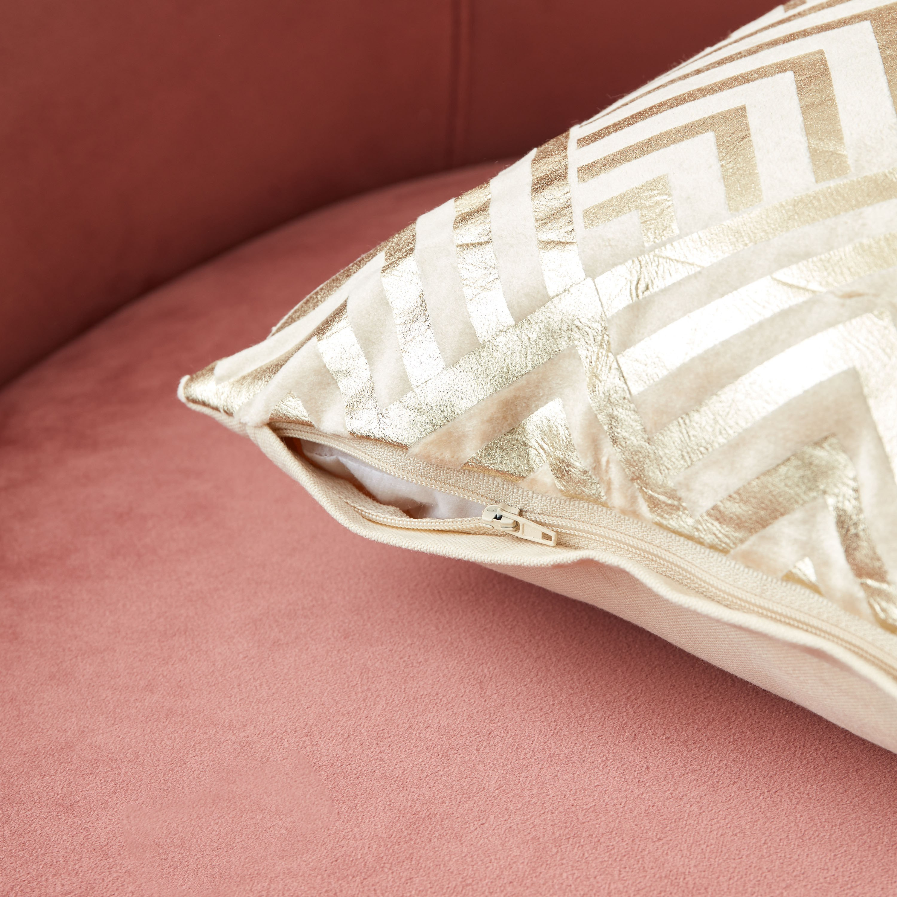 غطاء وسادة مخملي بطبعات فويل من كينسلي - 40x40 سم-hbxhomeware-cushionsandcovers-cushioncovers-image-4