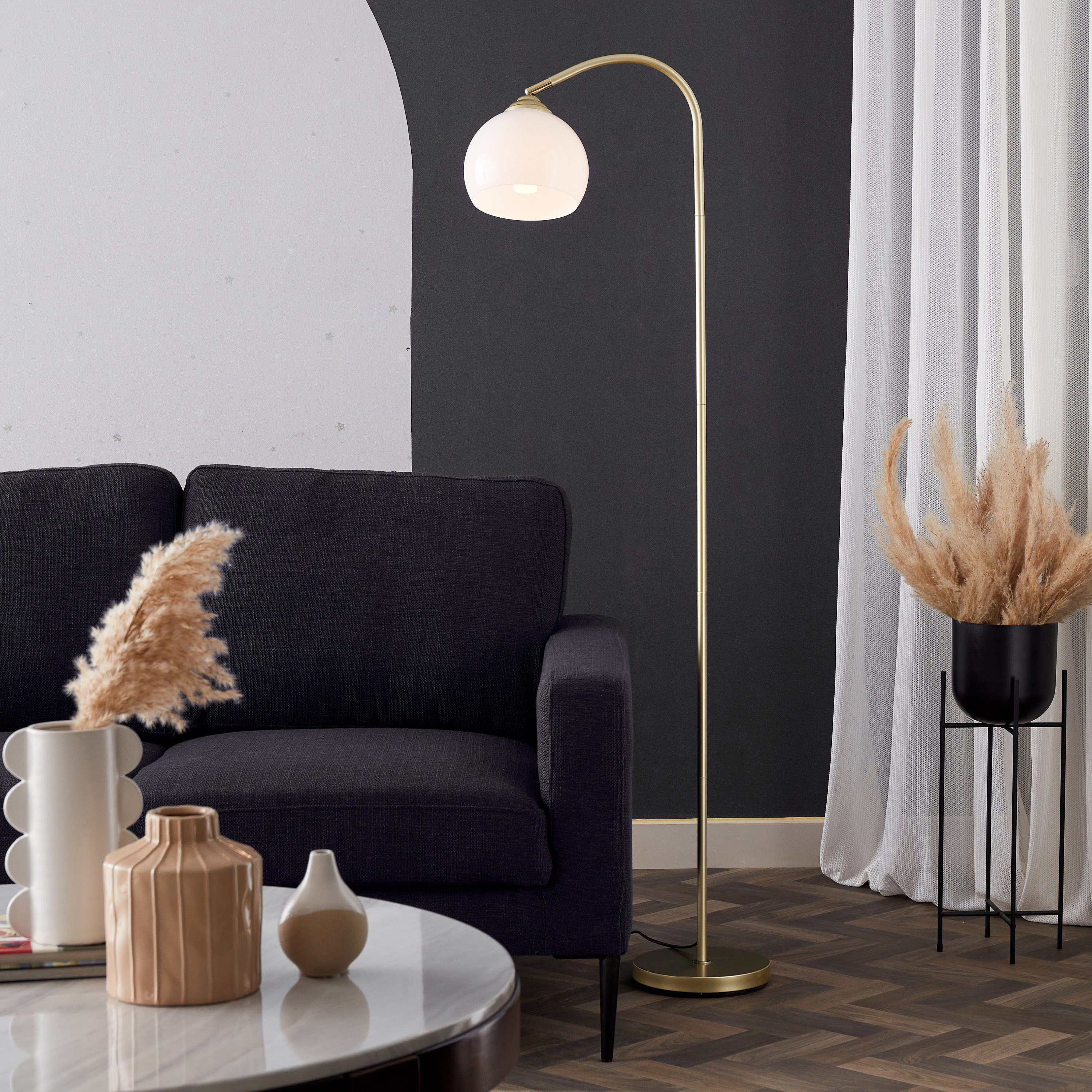 Arc 2024 table lamp