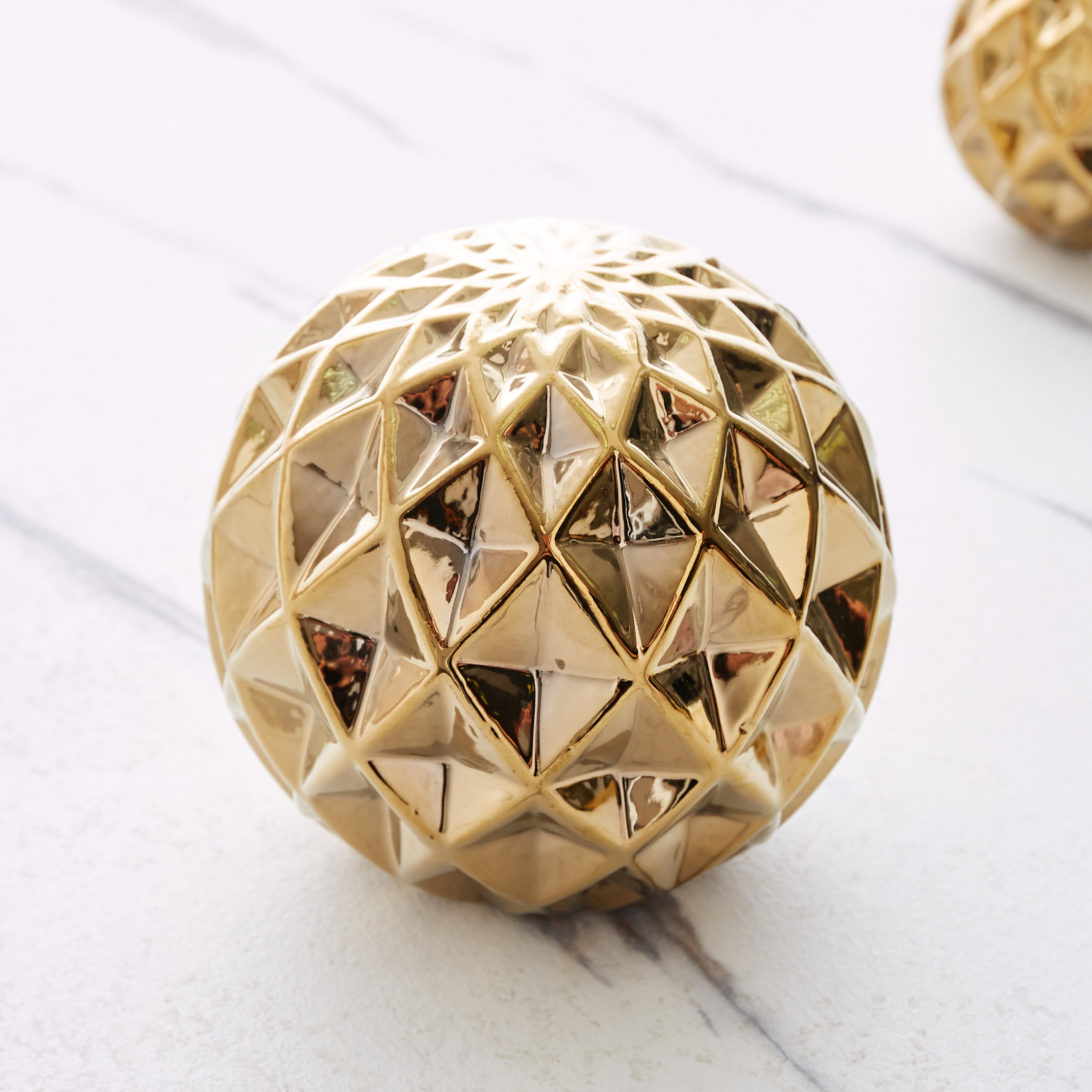 كرة ديكور كبيرة من جلايد - 15x15x13.5 سم-hbxhomeware-homedecor-figurinesandornaments-image-1