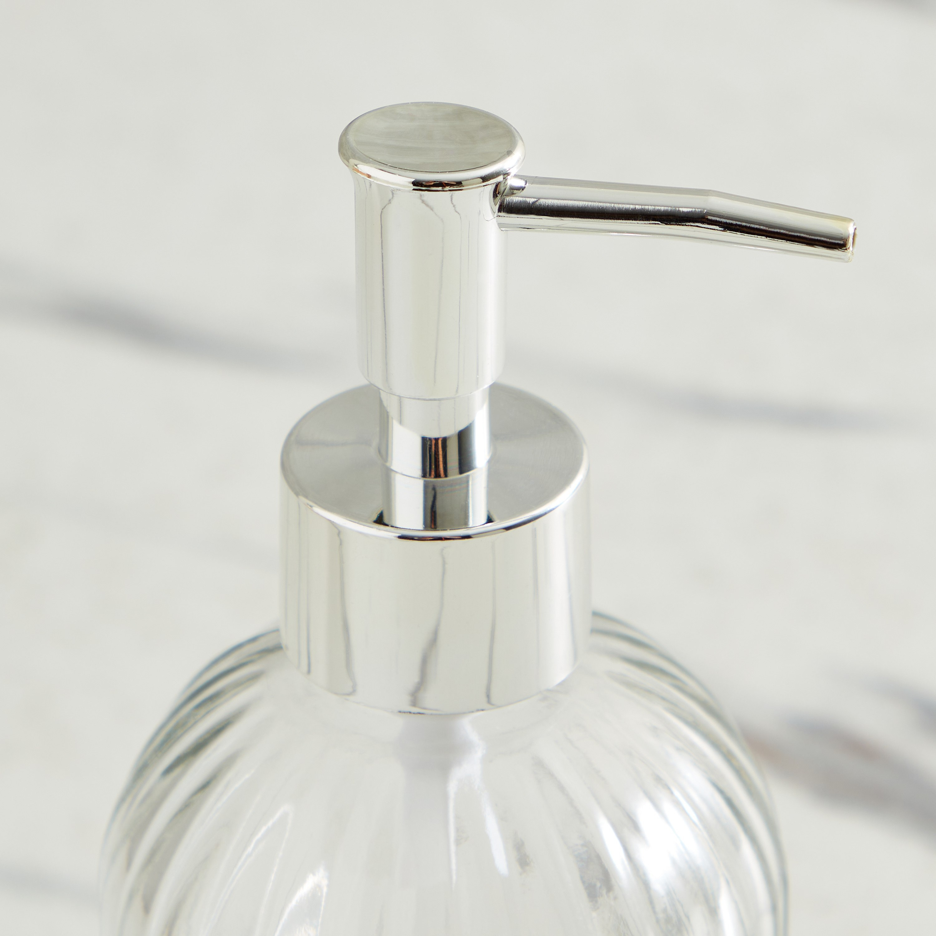موزع صابون من أتلانتا - 18.5x7.5x7.5 سم-hbxdecorandfurnishings-bathroomaccessories-bathroomsets-image-3