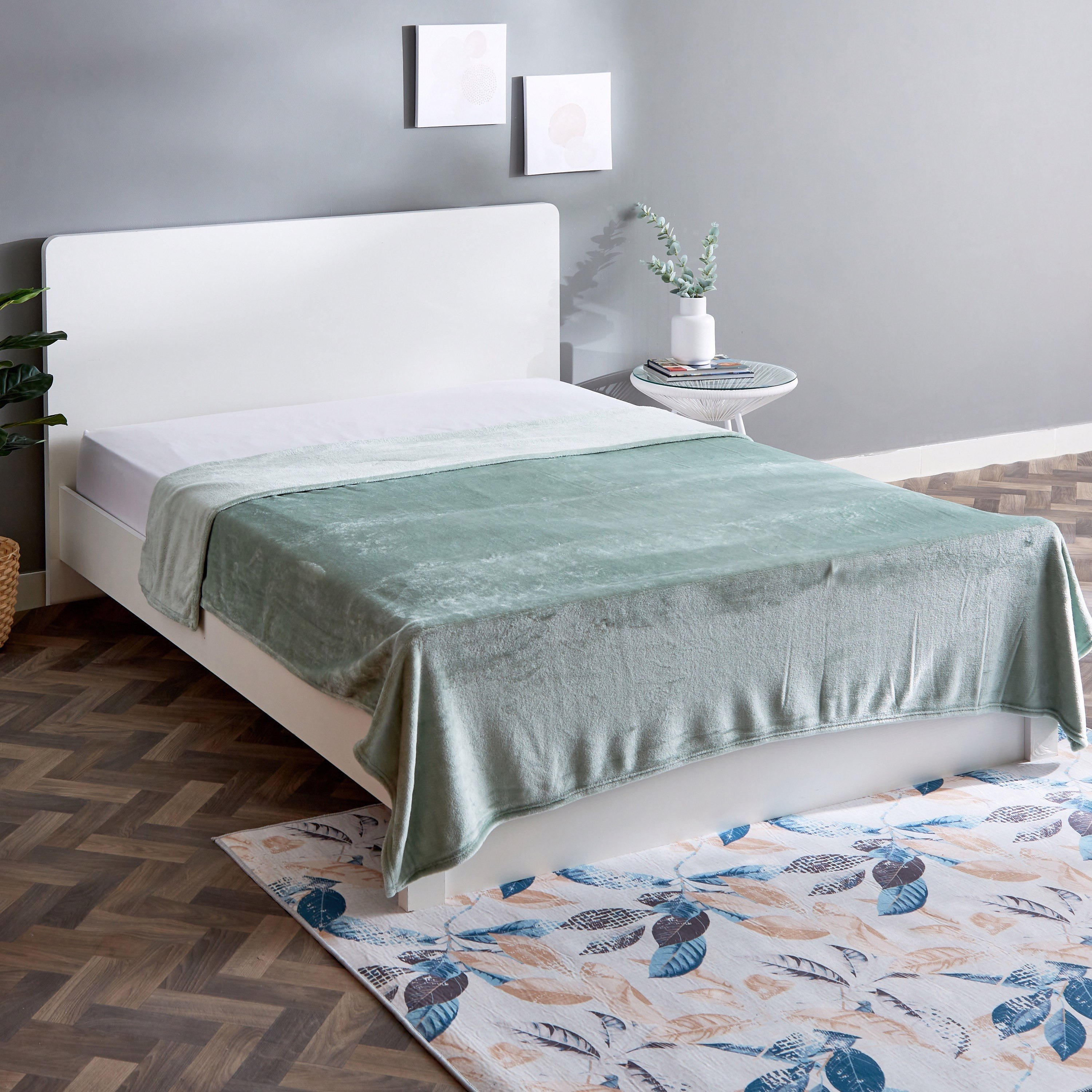 بطانية كوين فلانيل سادة من نوفا - 200x220 سم-hbxhomeware-hbxbedroom-image-1