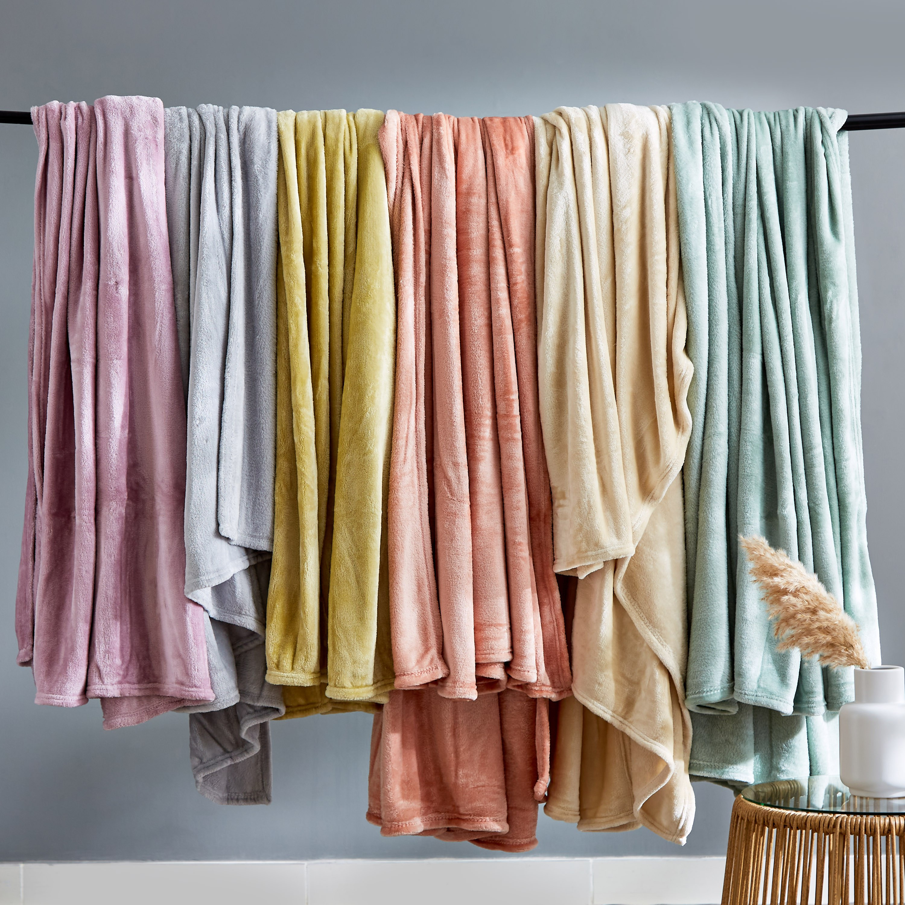 Nova Solid Flannel Queen Blanket - 200x220 cm-hbxhomeware-hbxbedroom-image-7