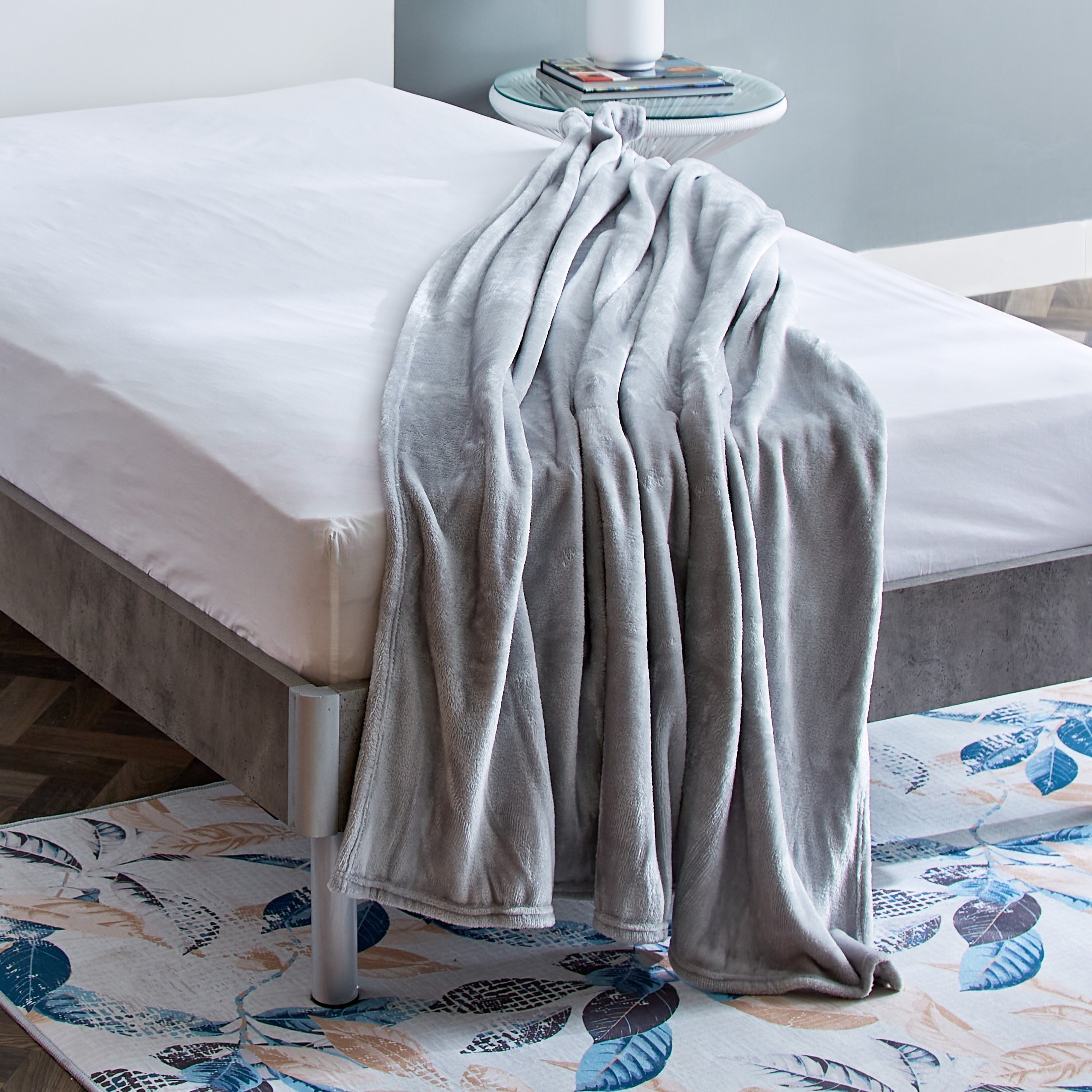 بطانية كوين فلانيل سادة من نوفا - 200x220 سم-hbxhomeware-hbxbedroom-image-4