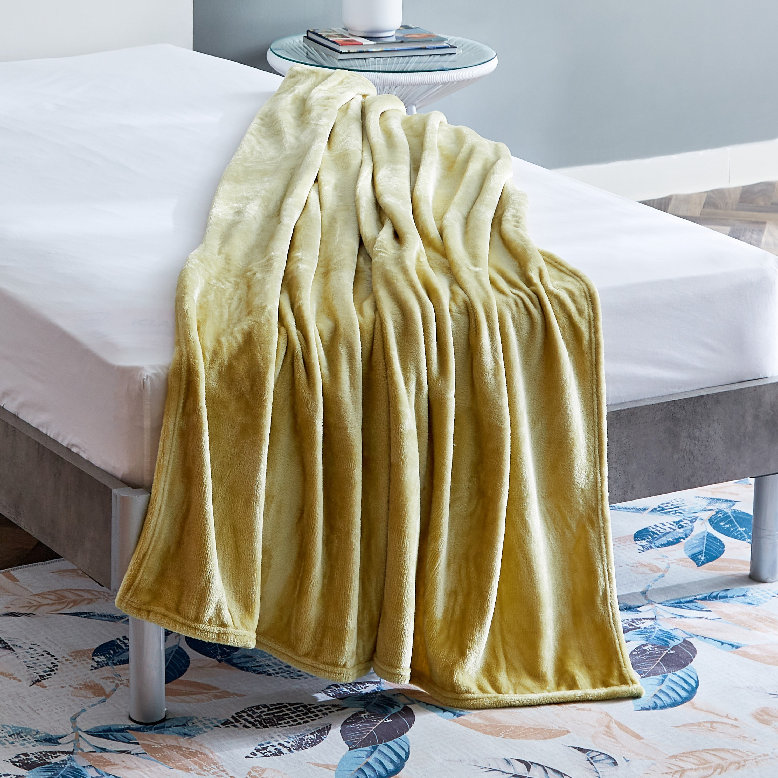Nova Solid Twin Flannel Blanket - 140x200 cm-hbxhomeware-hbxbedroom-image-3