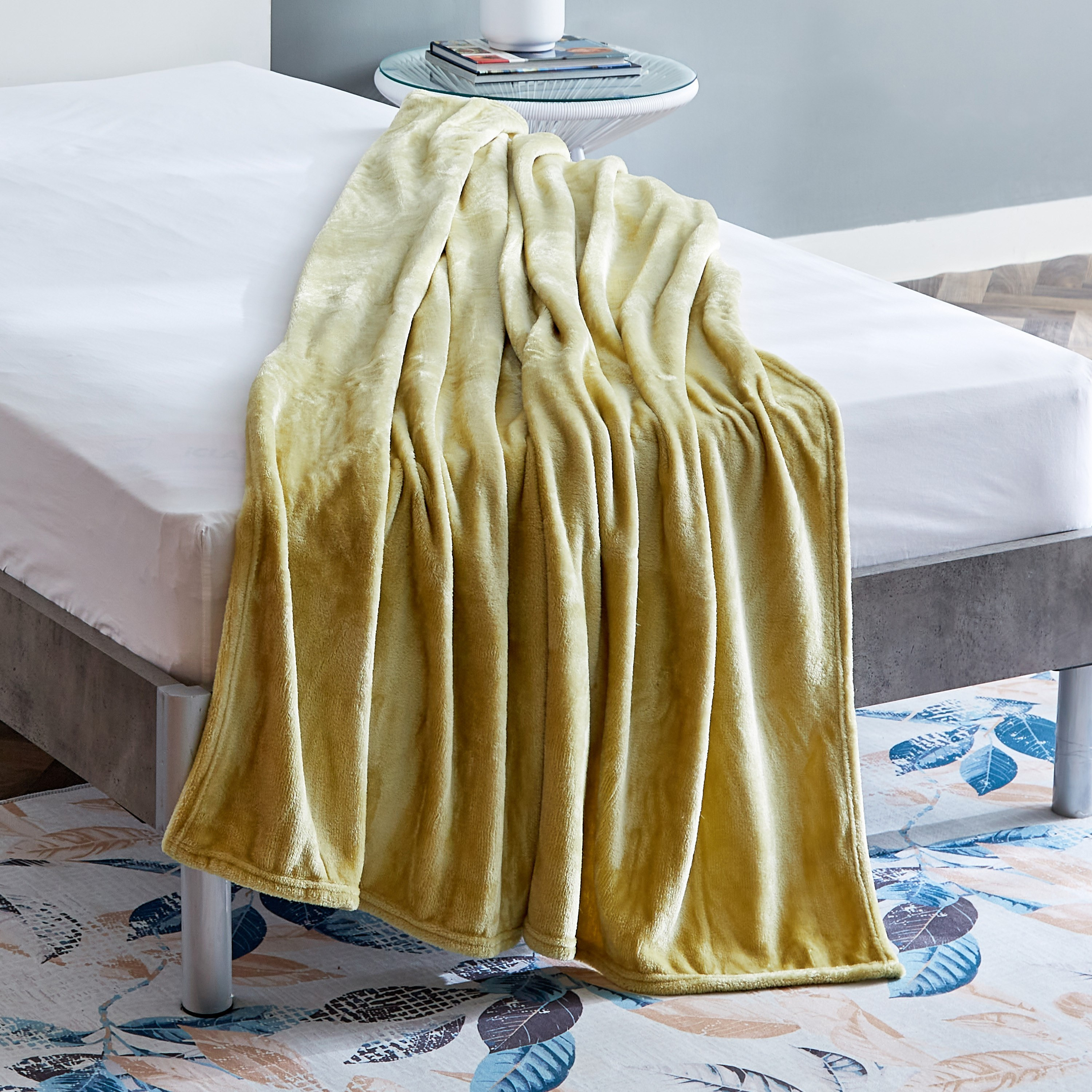 بطانية كوين فلانيل سادة من نوفا - 220x200 سم-hbxhomeware-hbxbedroom-image-3