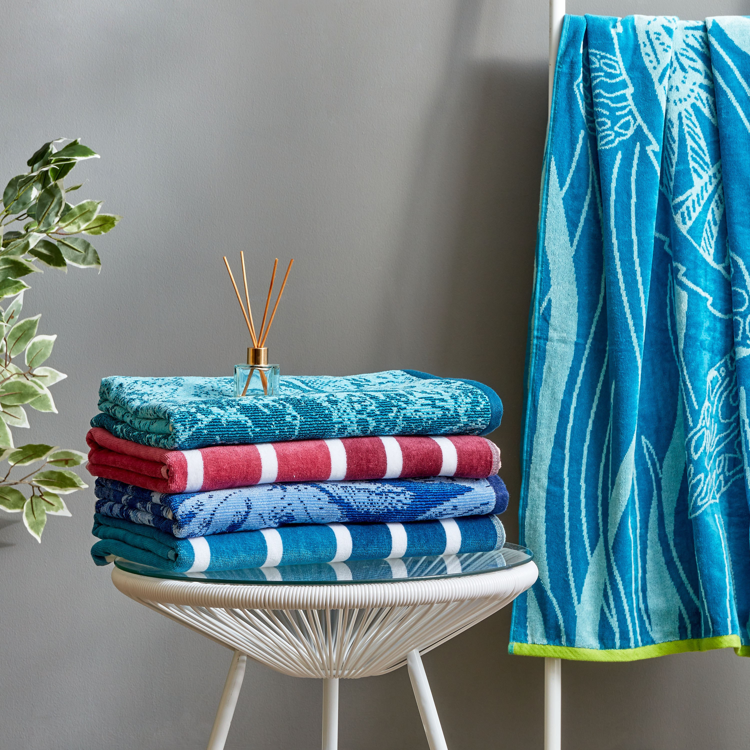 منشفة شاطئ قطنية بتصميم نخلة من فيفيد - 86x160 سم-hbxbathroom-bathroomtextiles-image-4