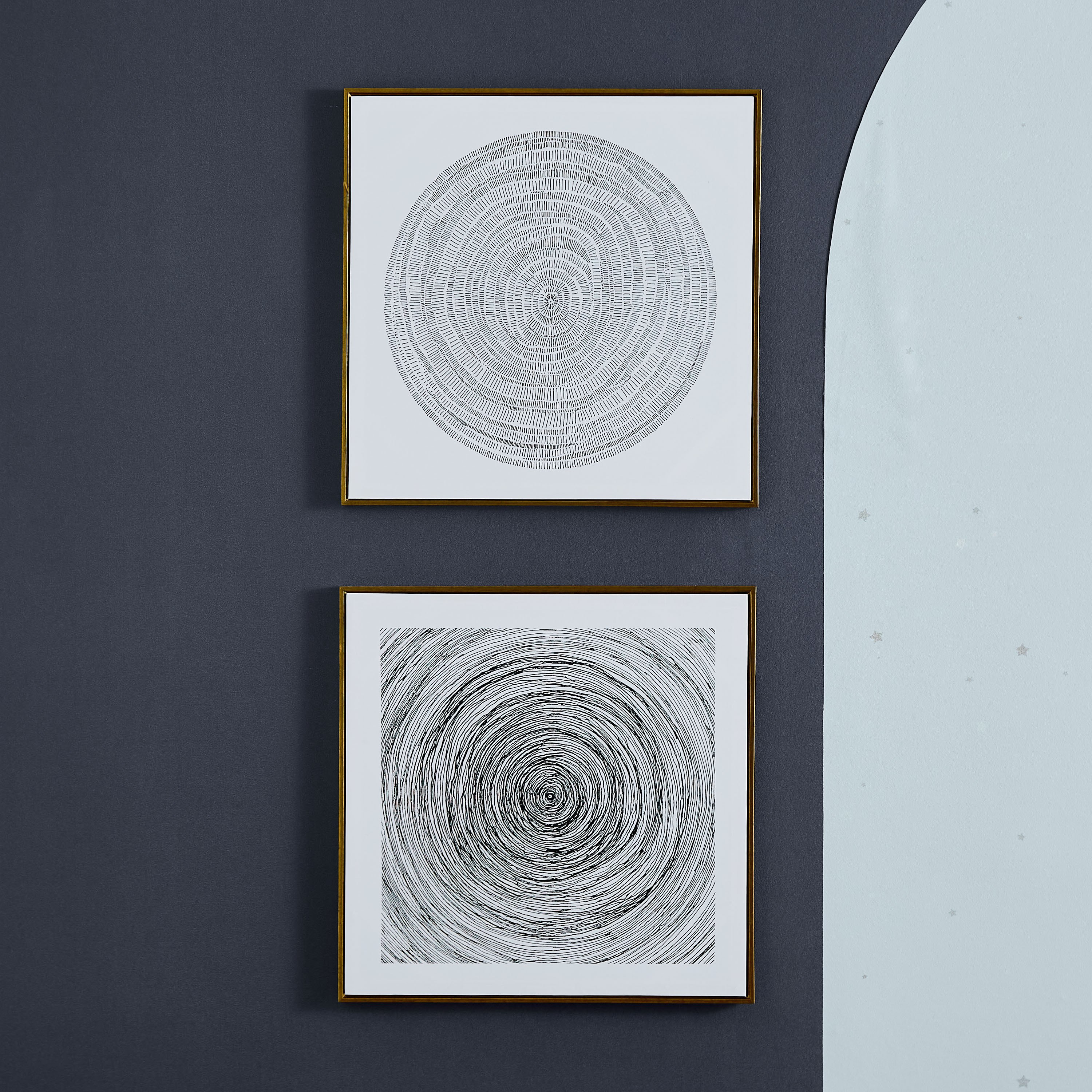 طقم زينة حائط كانفاس مؤطرة بتصميم دوائر قطعتين من جالا - 60x60x2.8 سم-hbxhomeware-hbxdecorandfurnishings-image-1
