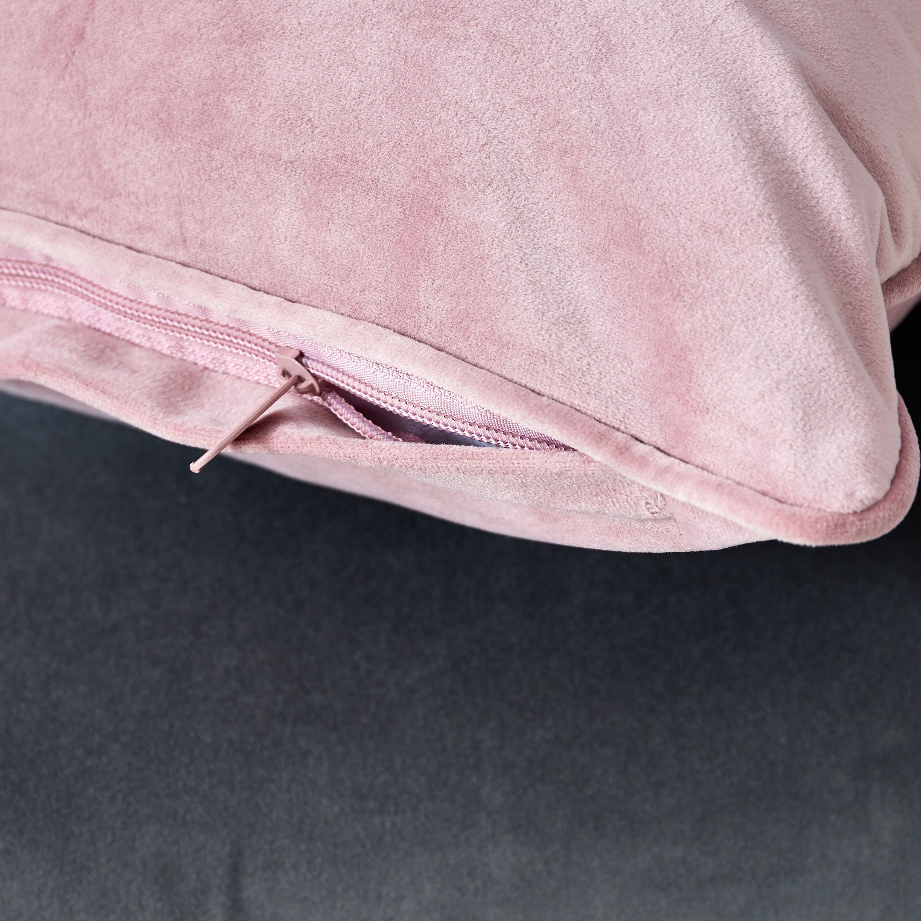 غطاء وسادة مخمل من دوف - 45x45 سم-hbxhomeware-cushionsandcovers-cushioncovers-image-3