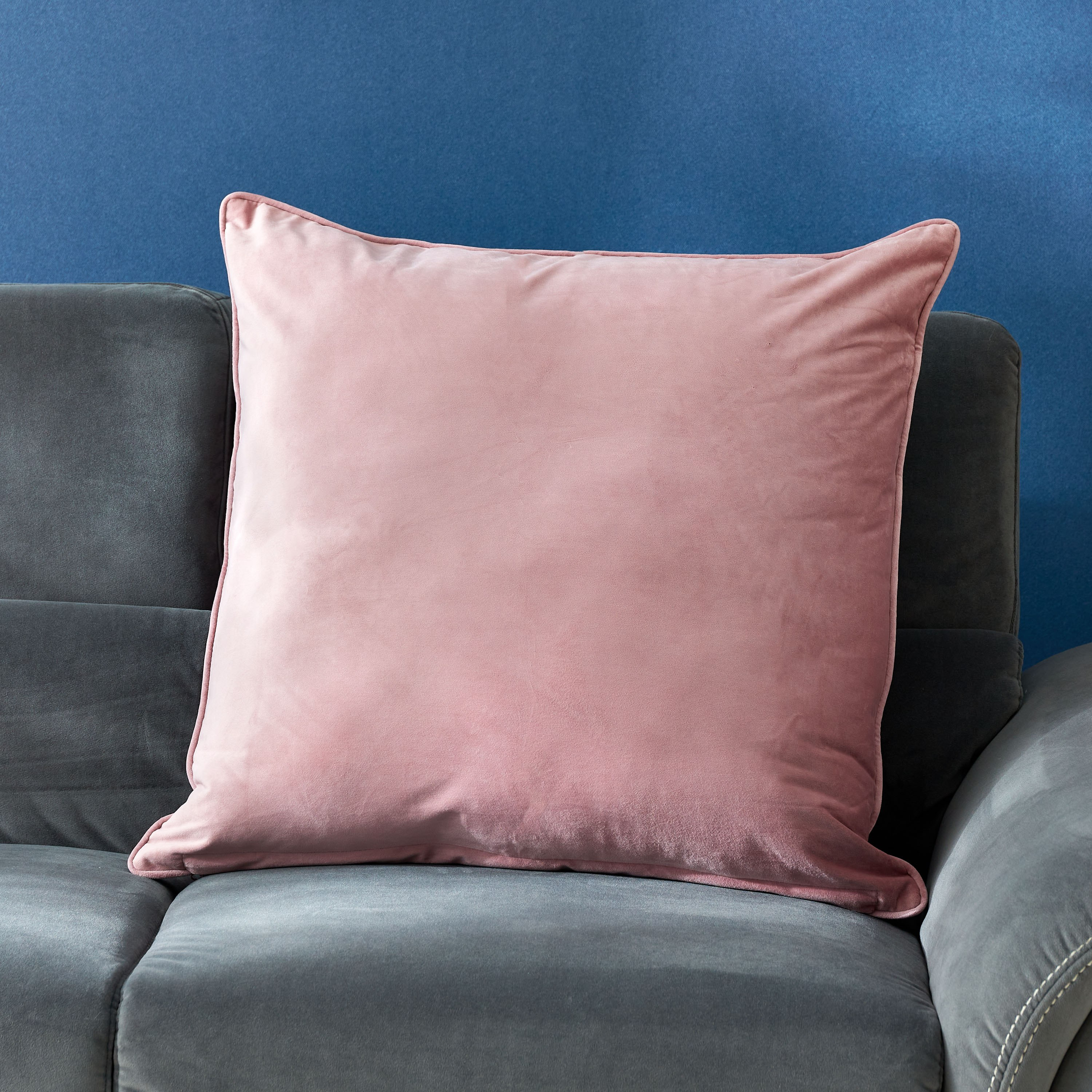 وسادة محشوة من دوف - 65x65 سم-hbxlivingroom-furnishings-cushionsandcovers-filledcushions-image-1