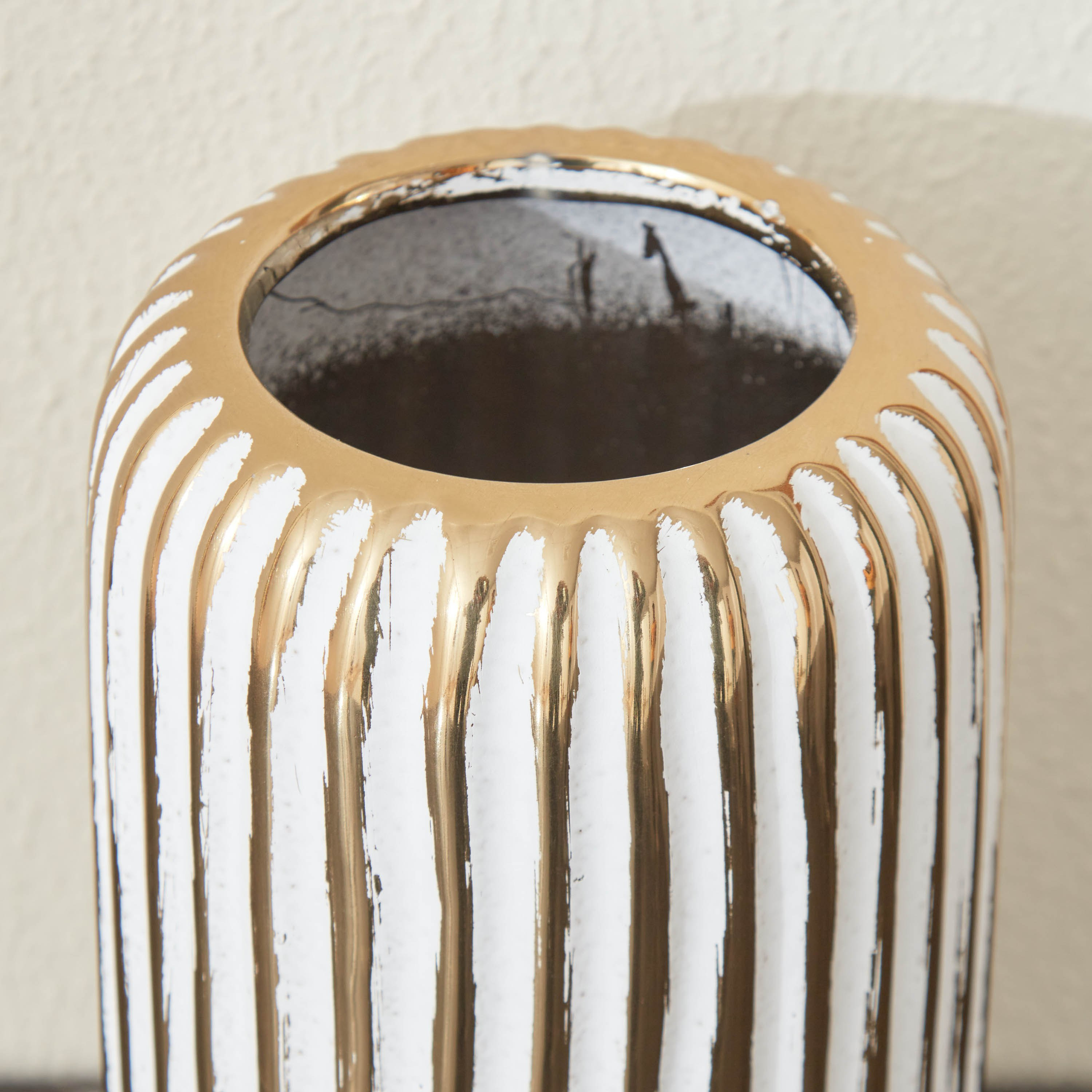 مزهرية خزفية مضلعة من ميوز - 11.5x11.5x19 سم-hbxhomeware-hbxdecorandfurnishings-image-3