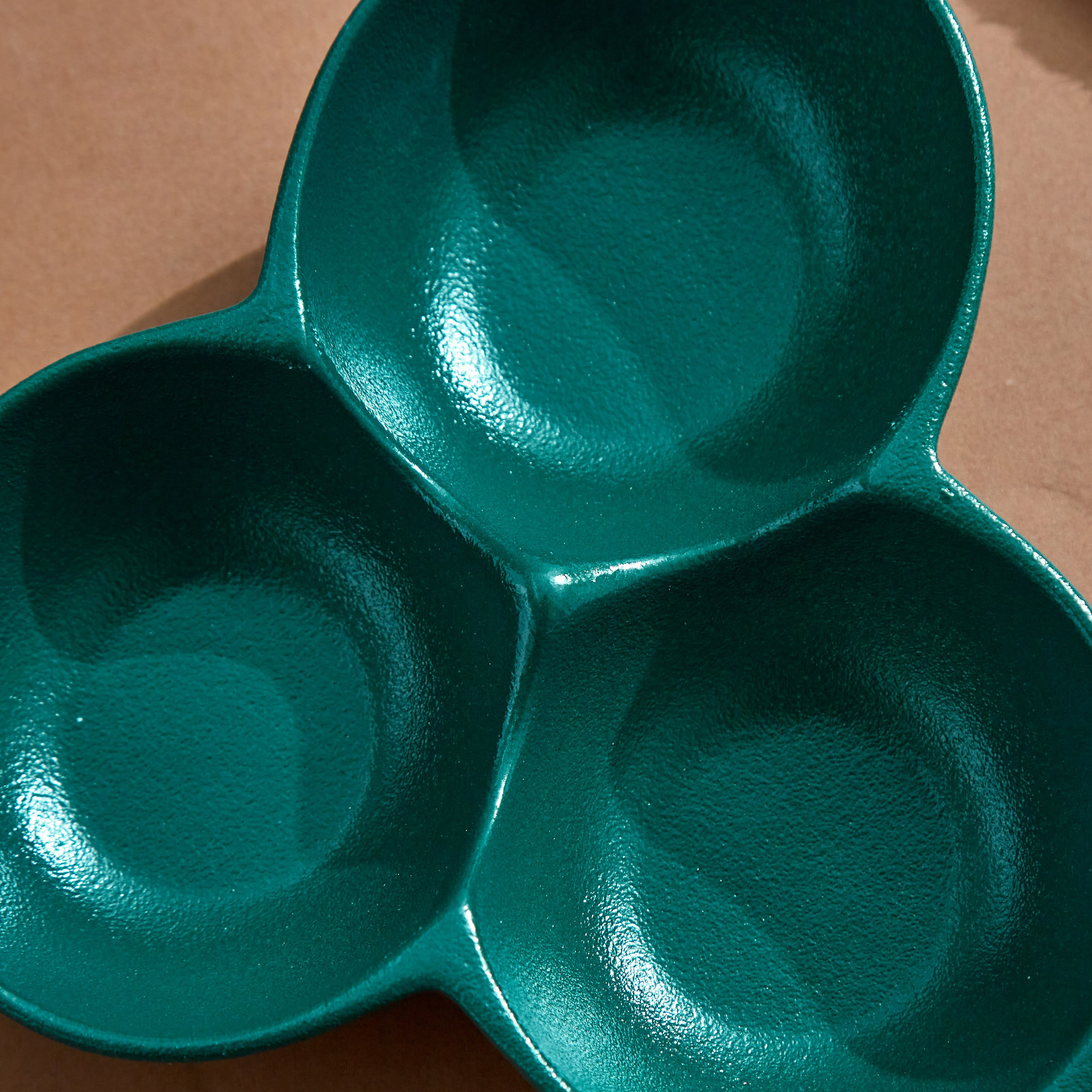 صحن سيراميك بمقبض خيزران من آميتي - 4.5x19.5x4.5 سم-hbxdecorandfurnishings-tabletop-serveware-image-3