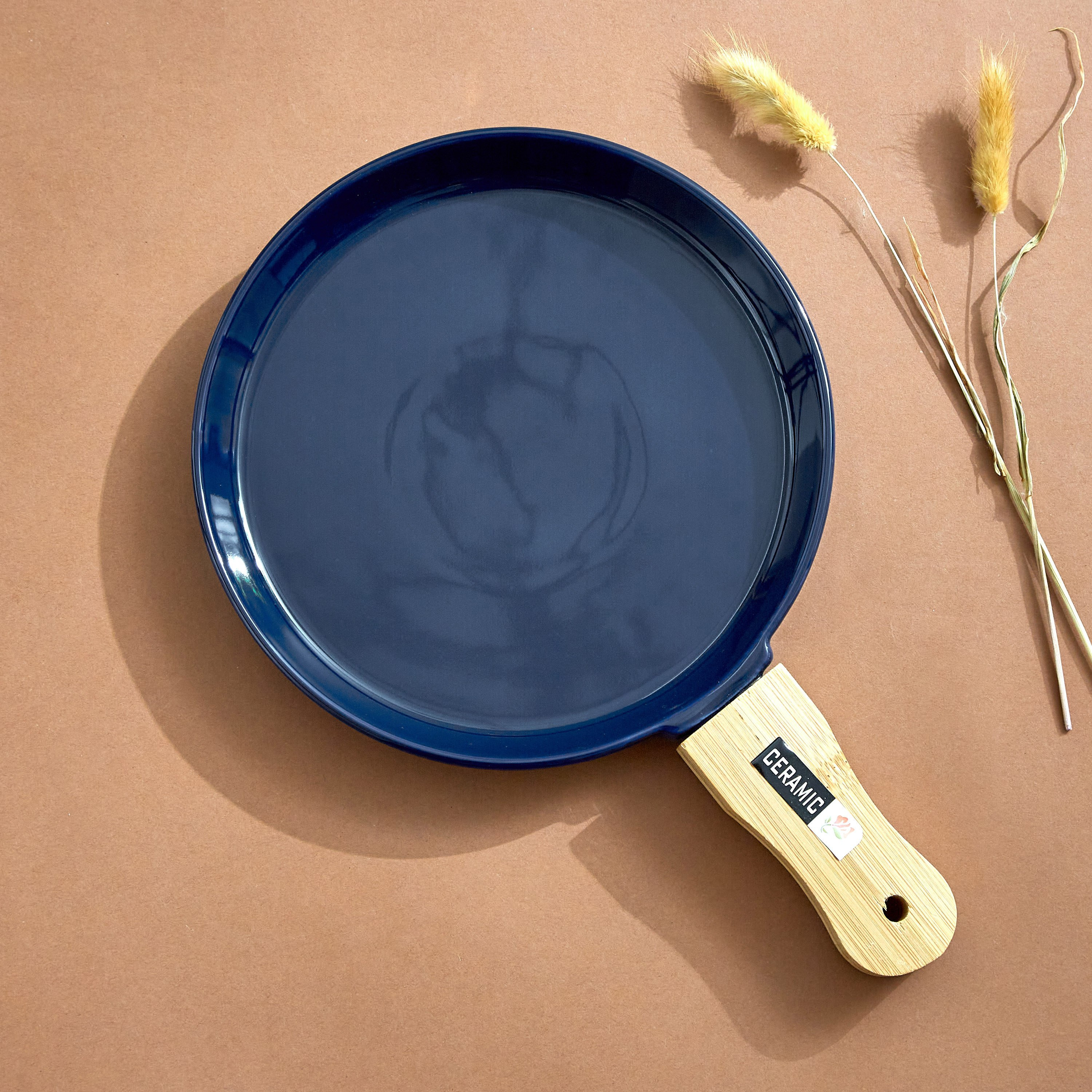 صحن سيراميك بمقبض خيزران من آميتي - 30x20x3 سم-hbxdecorandfurnishings-tabletop-serveware-image-2