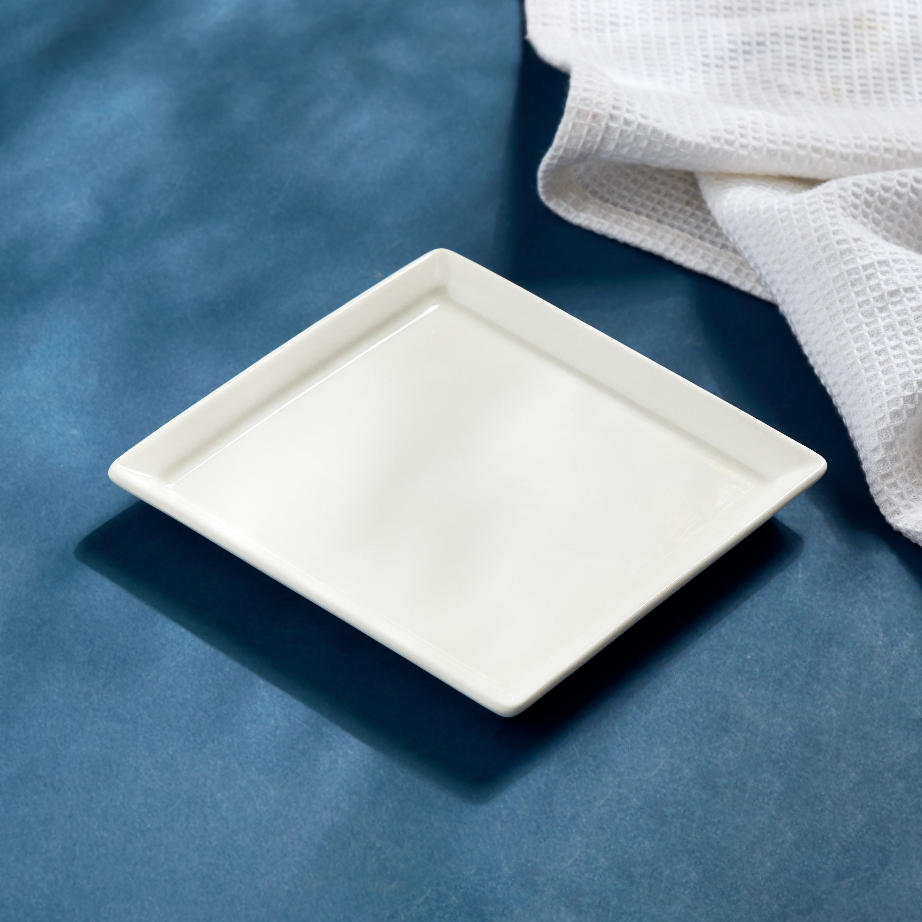 صحن تقديم مربّع من هوسبيتاليتي - 14x14 سم-hbxdecorandfurnishings-tabletop-crockery-image-2
