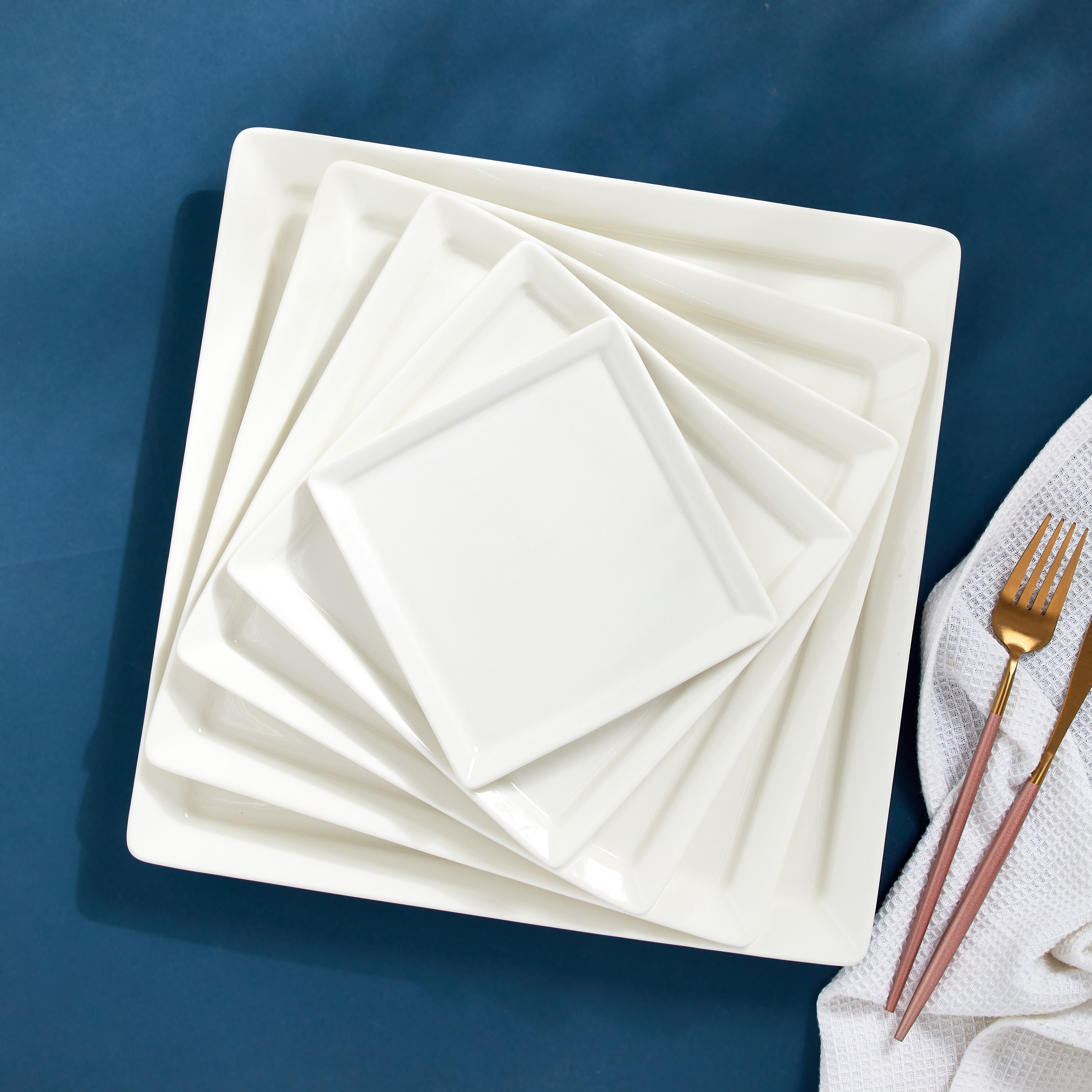 صحن تقديم مربّع من هوسبيتاليتي - 18x18 سم-hbxdecorandfurnishings-tabletop-crockery-image-5