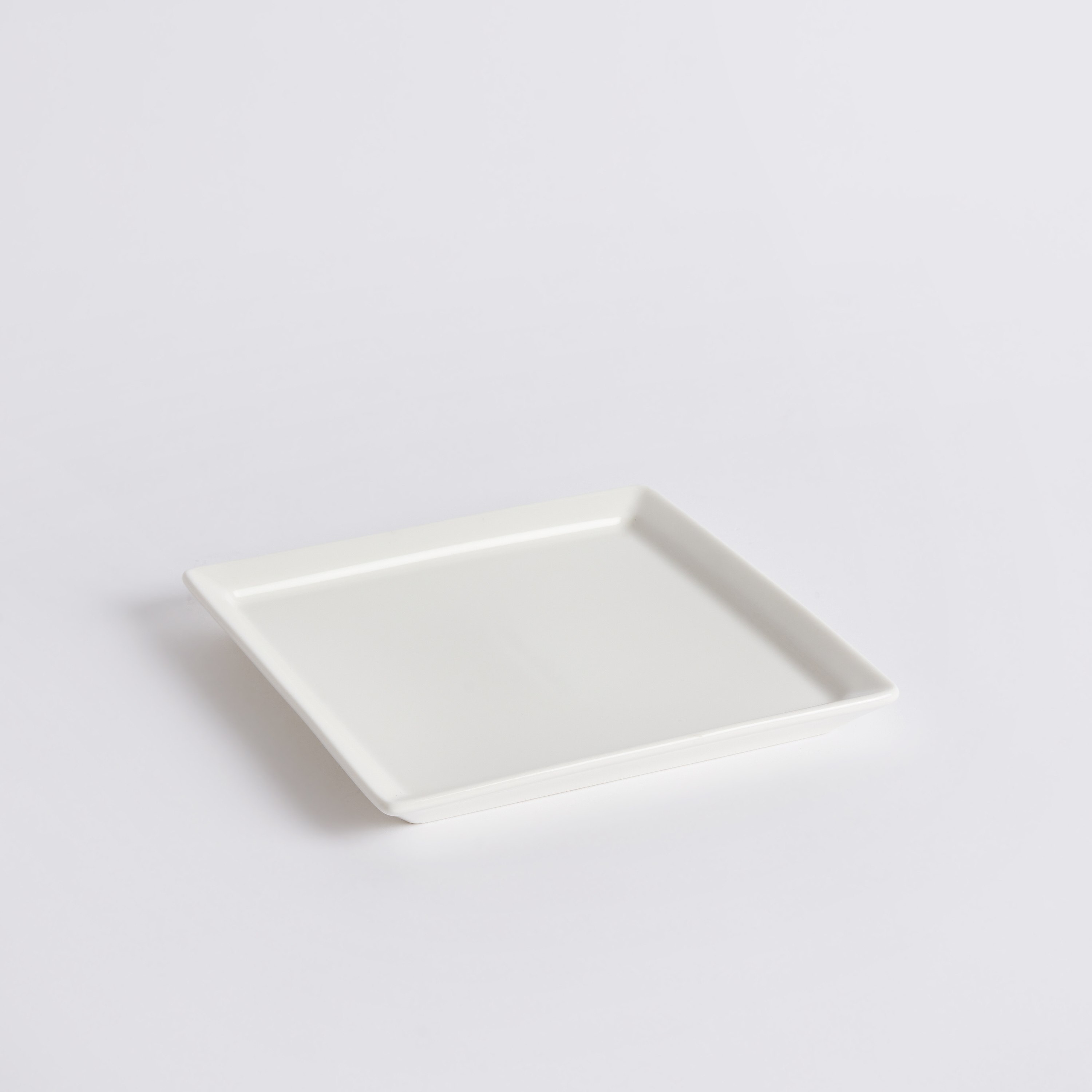 صحن تقديم مربّع من هوسبيتاليتي - 18x18 سم-hbxdecorandfurnishings-tabletop-crockery-image-6