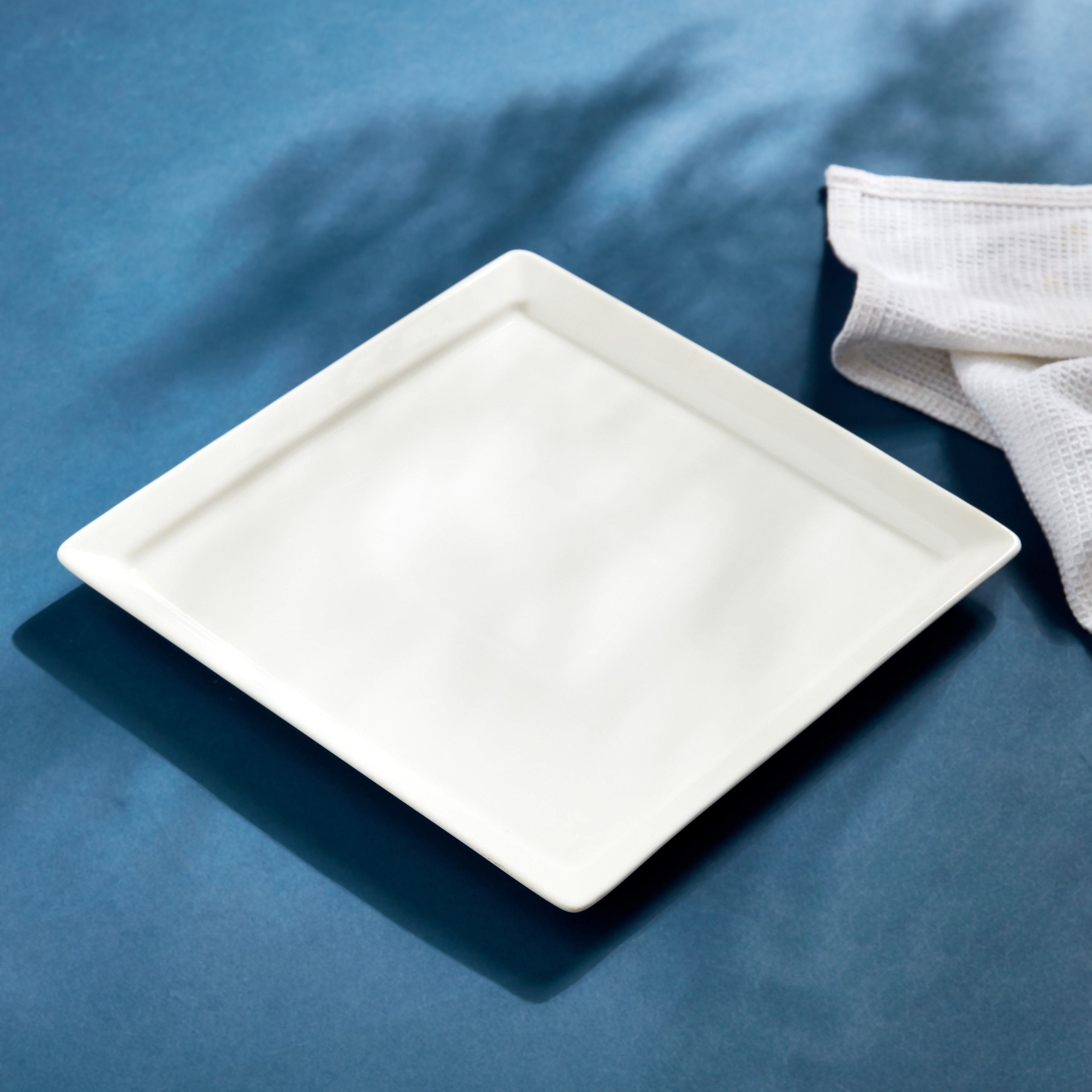 صحن تقديم مربّع من هوسبيتاليتي - 26x26 سم-hbxdecorandfurnishings-tabletop-crockery-image-2