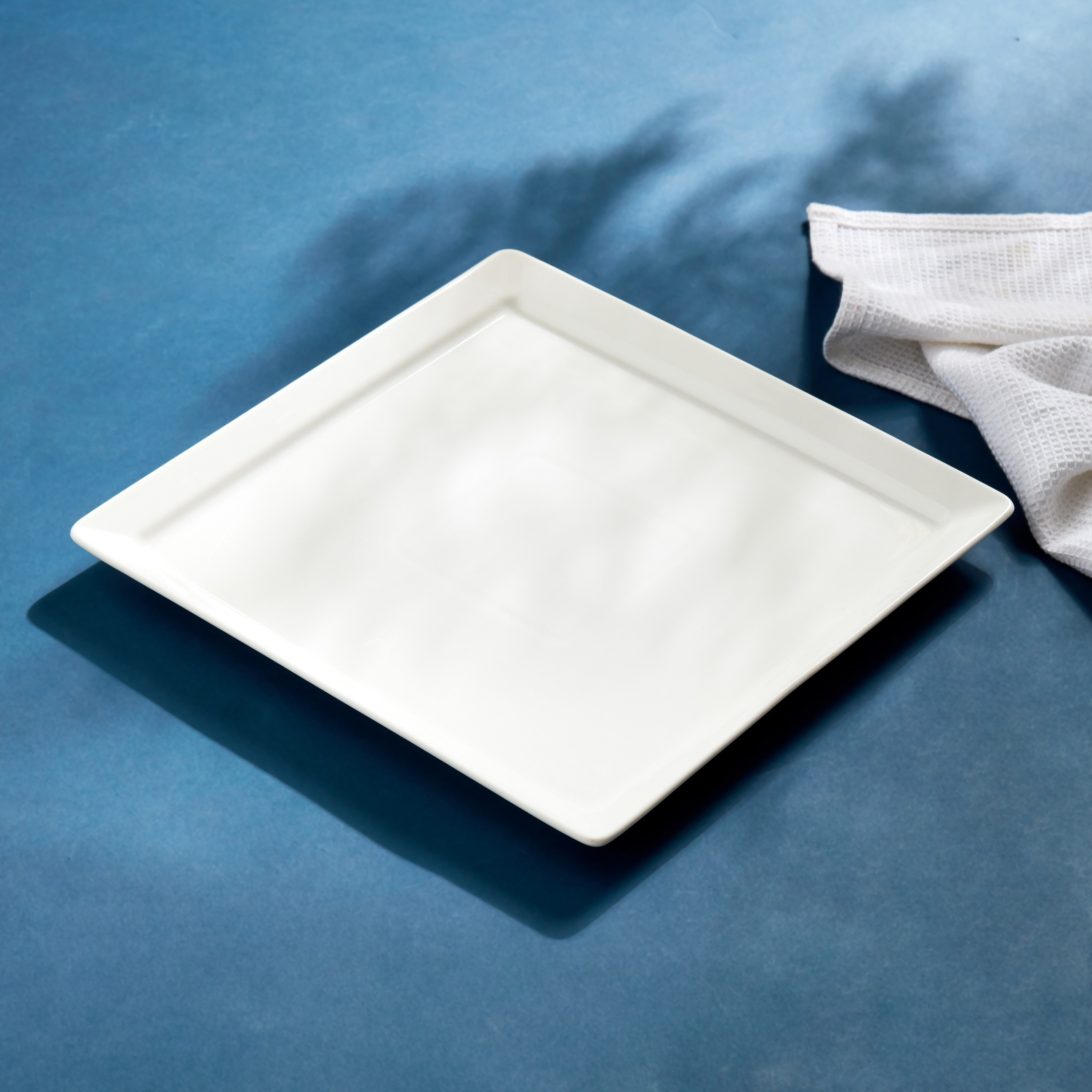 صحن تقديم مربّع من هوسبيتاليتي - 30x30 سم-hbxdecorandfurnishings-tabletop-crockery-image-2