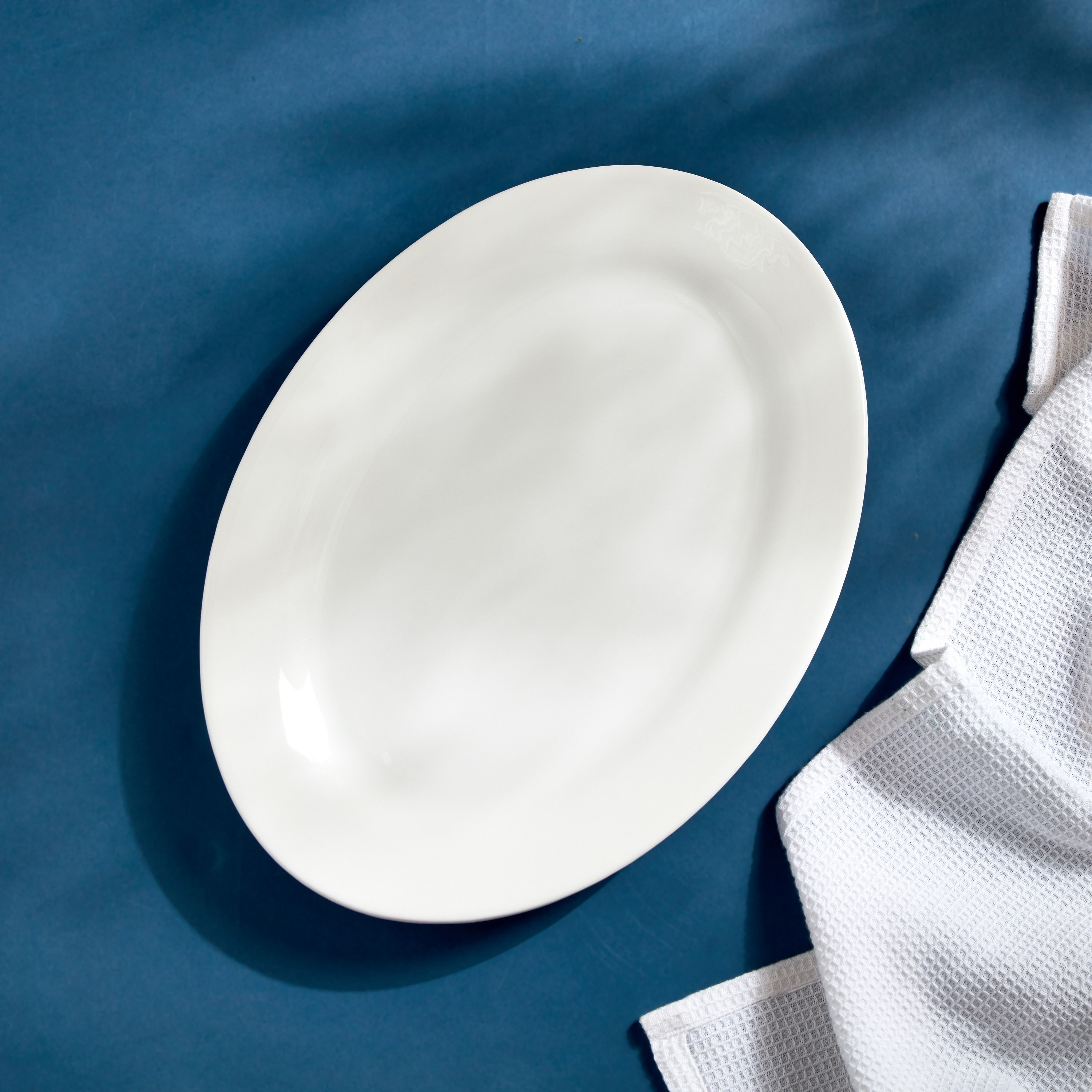 صحن تقديم بيضاوي من هوسبيتاليتي - 35 سم-hbxdecorandfurnishings-tabletop-crockery-image-2