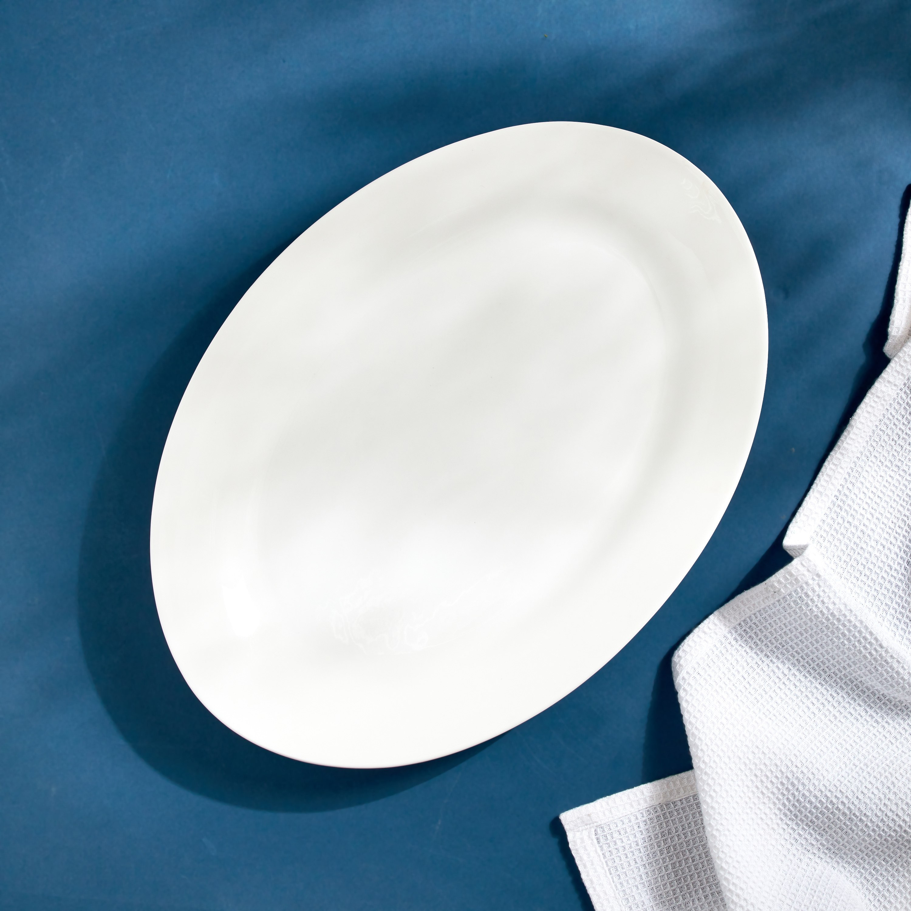 صحن تقديم بيضاوي من هوسبيتاليتي - 40 سم-hbxdecorandfurnishings-tabletop-serveware-image-1