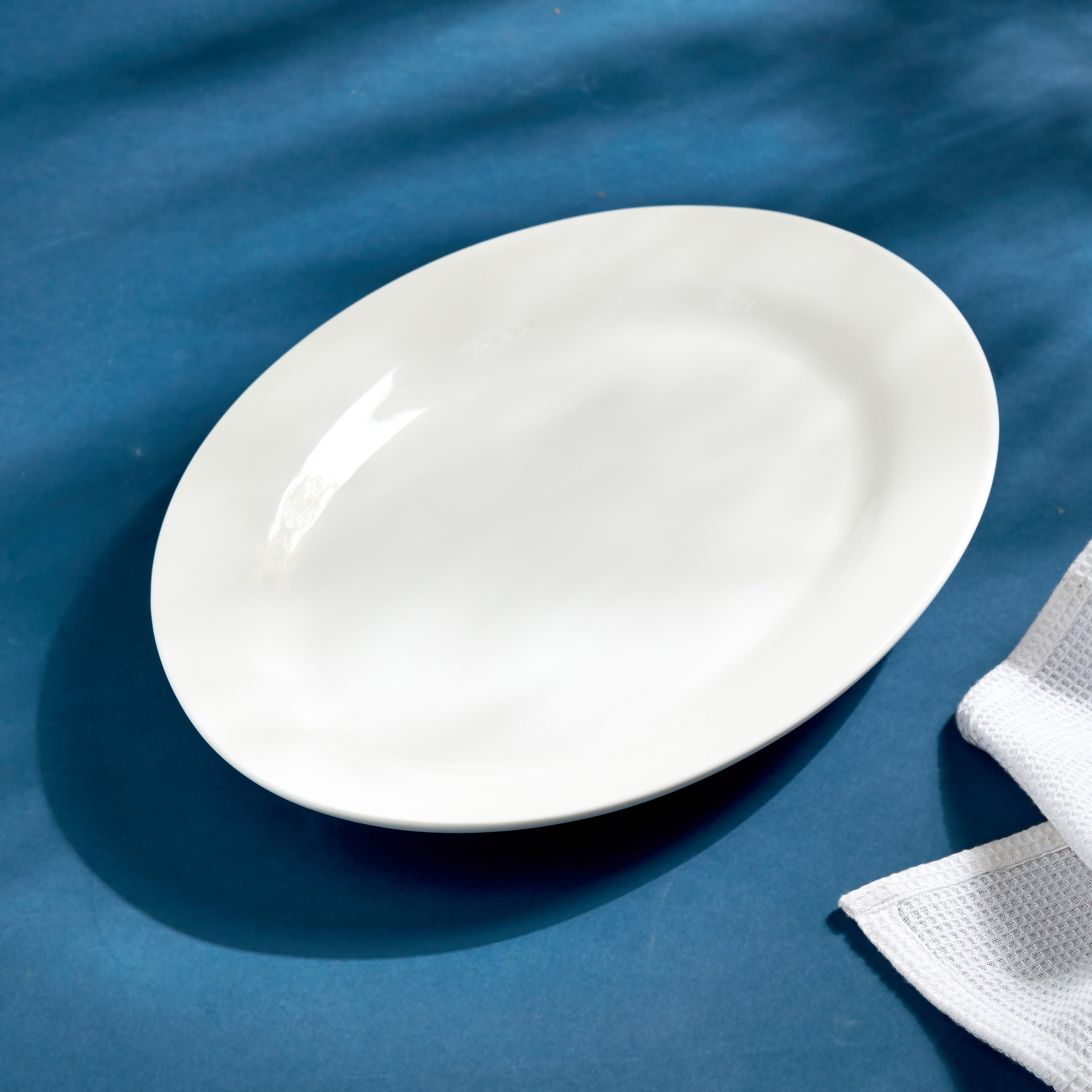 صحن تقديم بيضاوي من هوسبيتاليتي - 45 سم-hbxdecorandfurnishings-tabletop-serveware-image-2