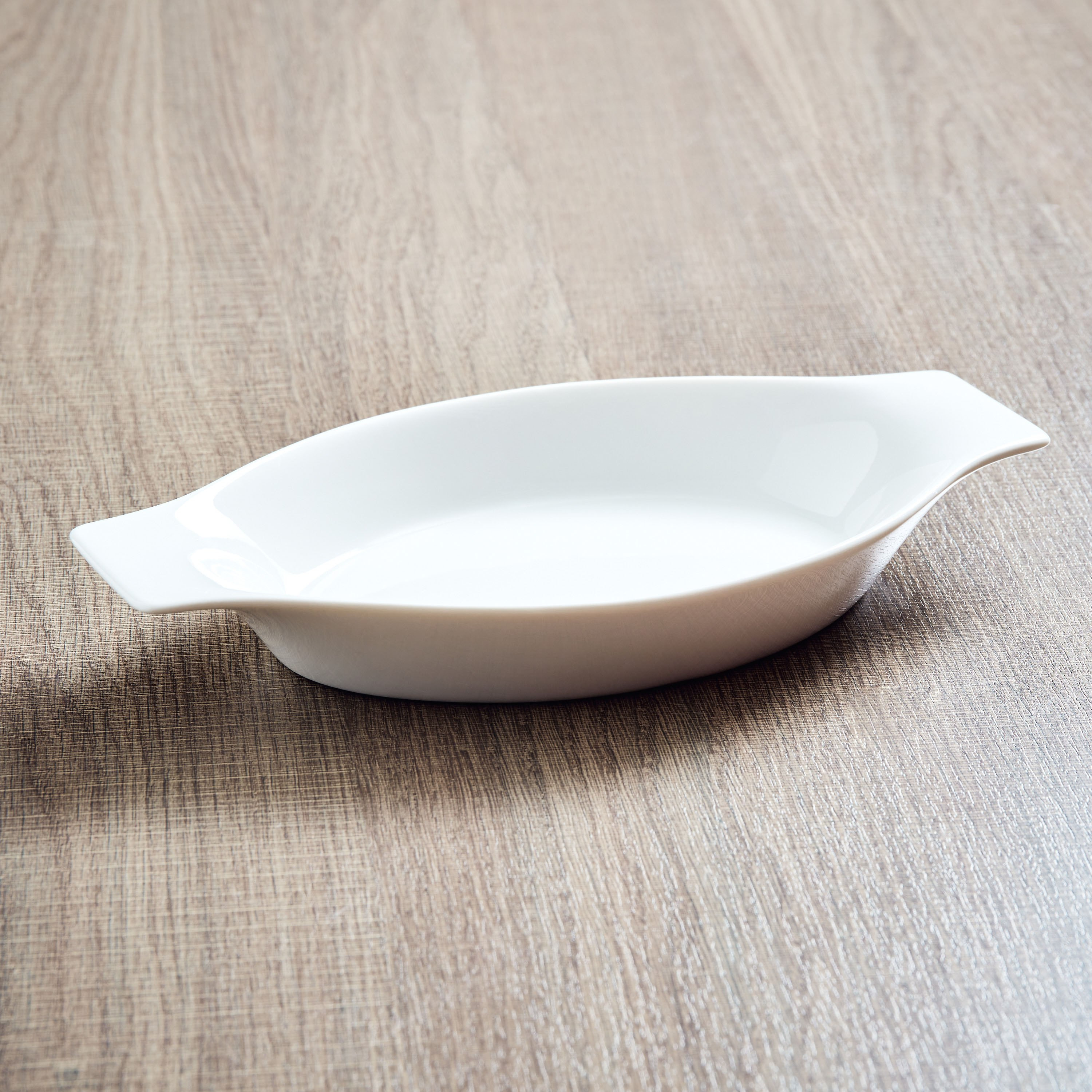 صحن تقديم بشكل بانانا من هوسبيتاليتي - 26 سم-hbxdecorandfurnishings-tabletop-crockery-image-2